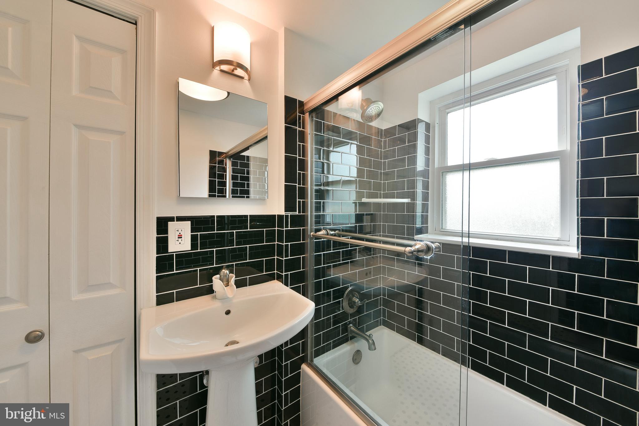 FLOURTOWN - Residential