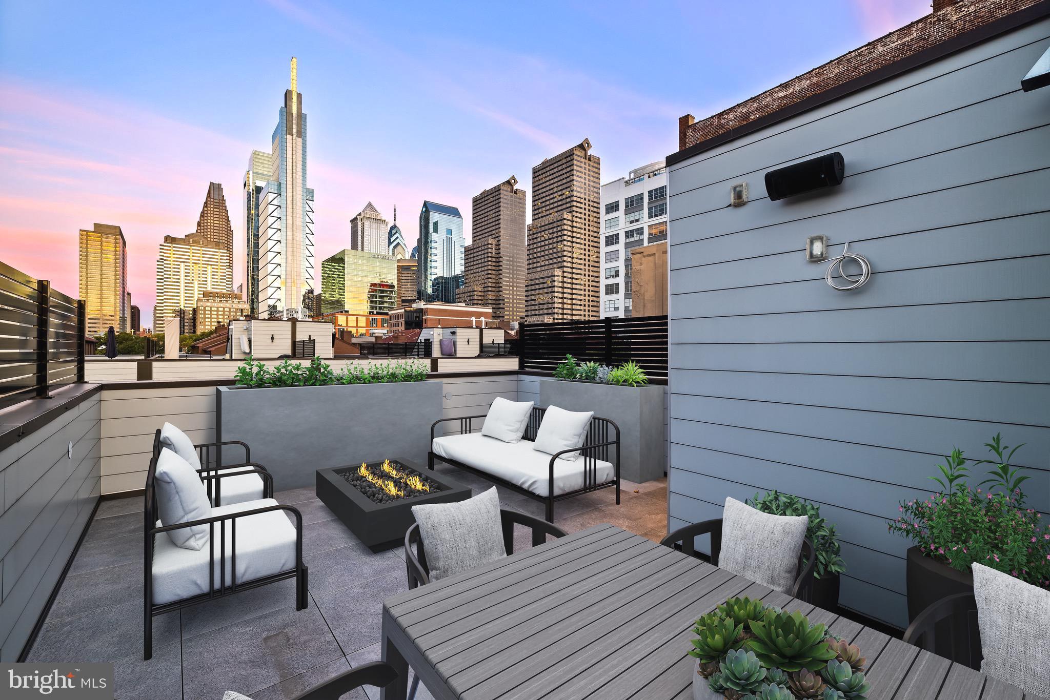 LOGAN SQUARE - Residential