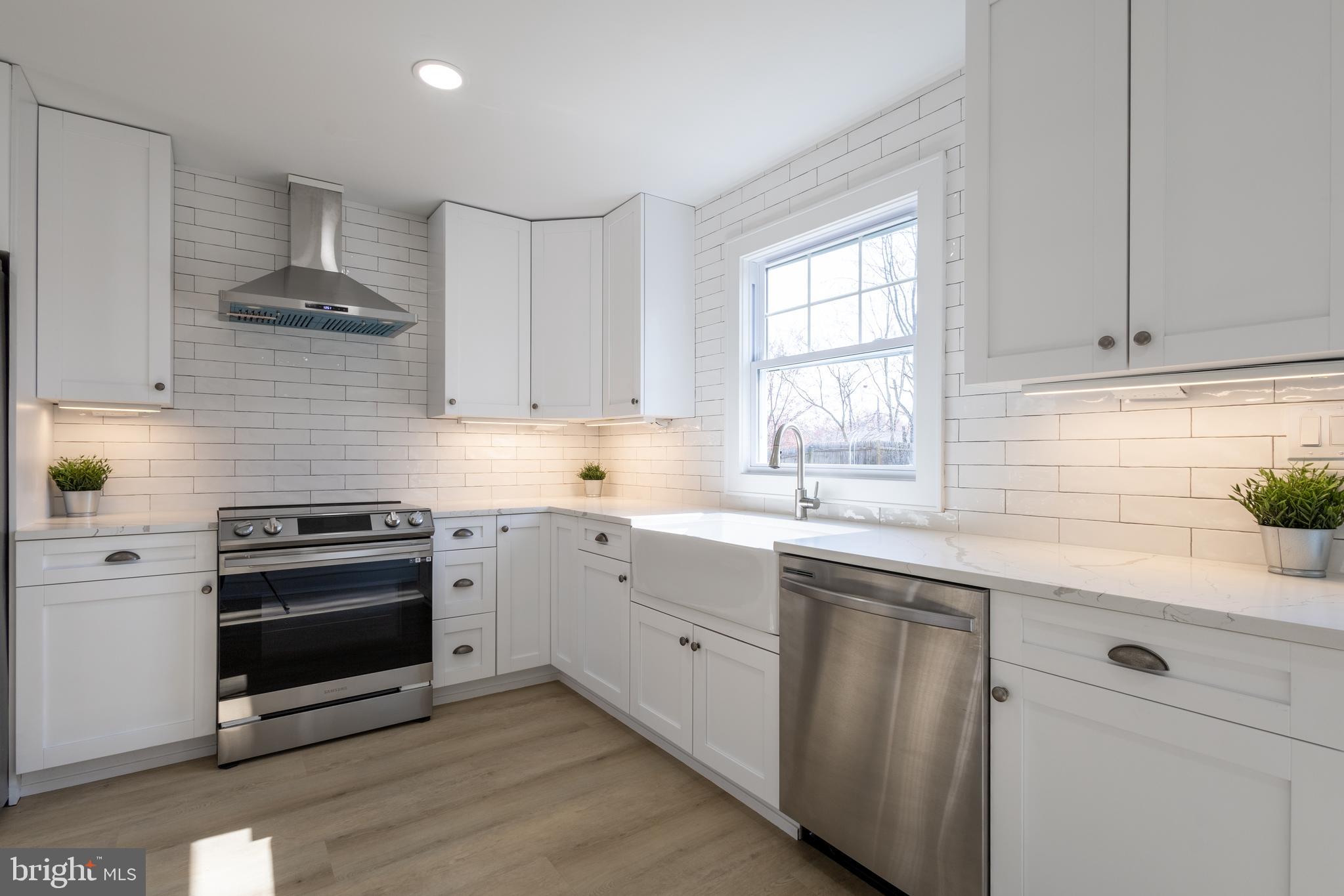 CLEARVIEW MANOR - Residential
