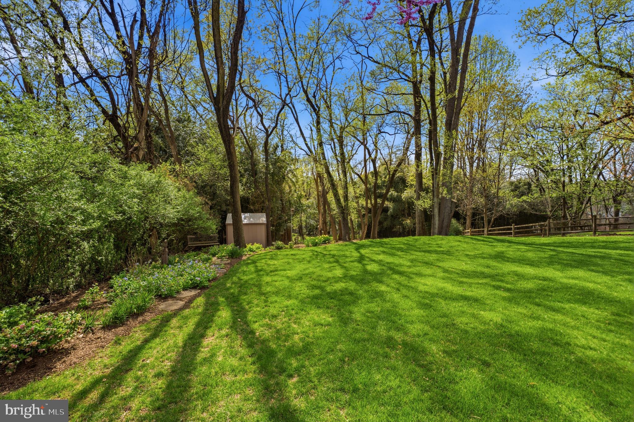 FONT HILL MANOR - Residential