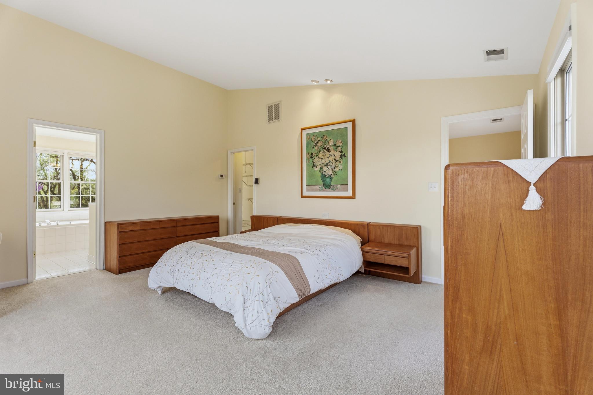 FONT HILL MANOR - Residential