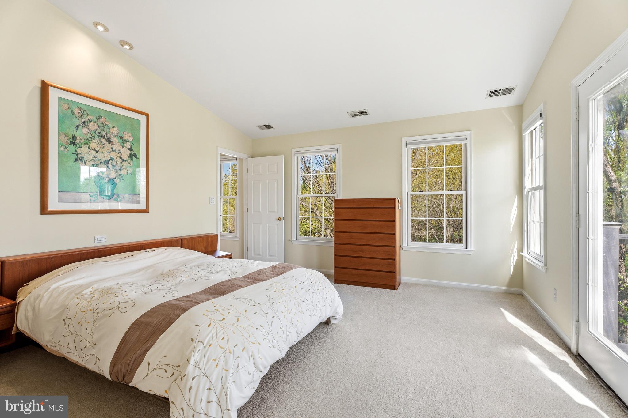 FONT HILL MANOR - Residential