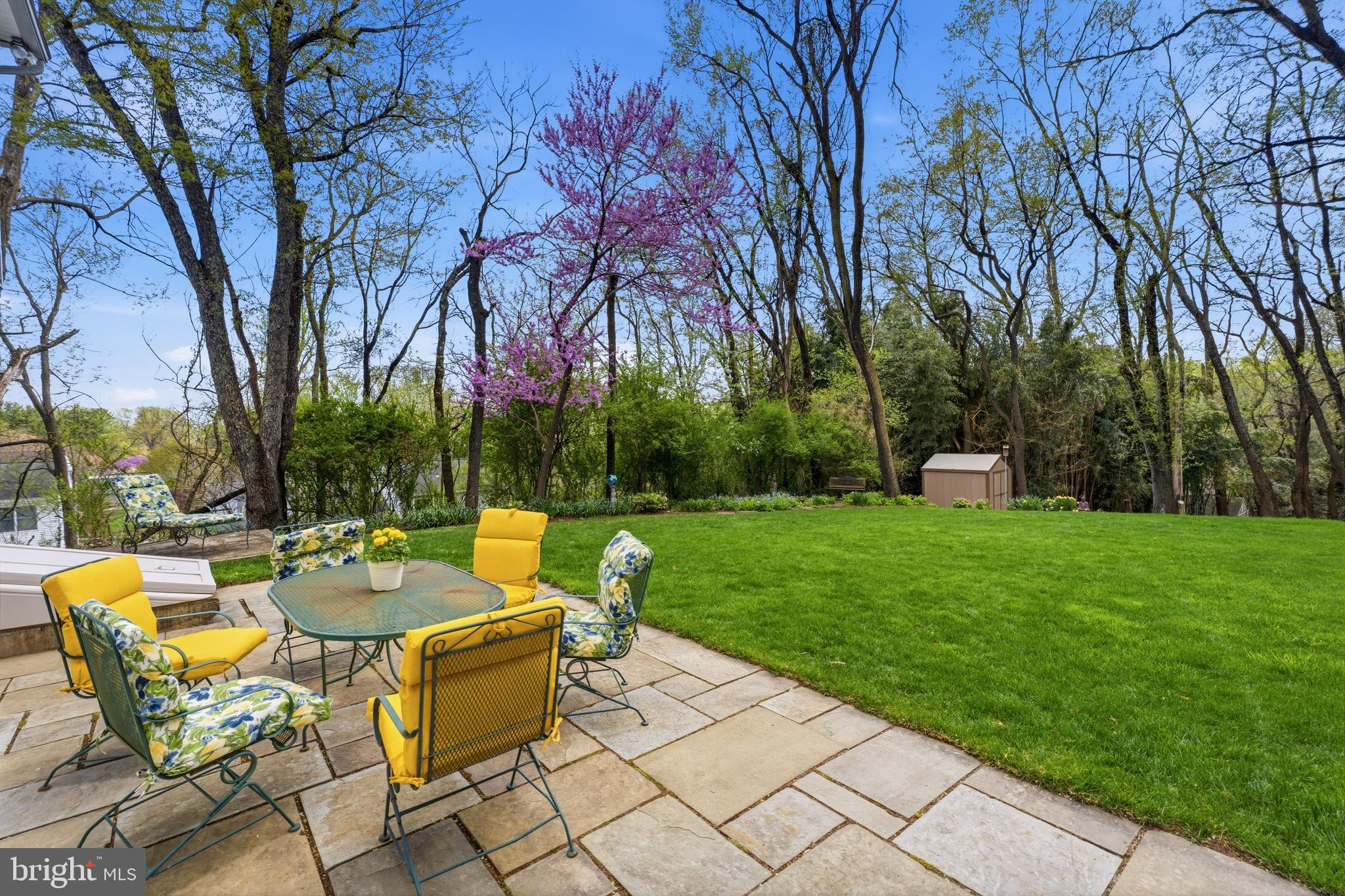 FONT HILL MANOR - Residential
