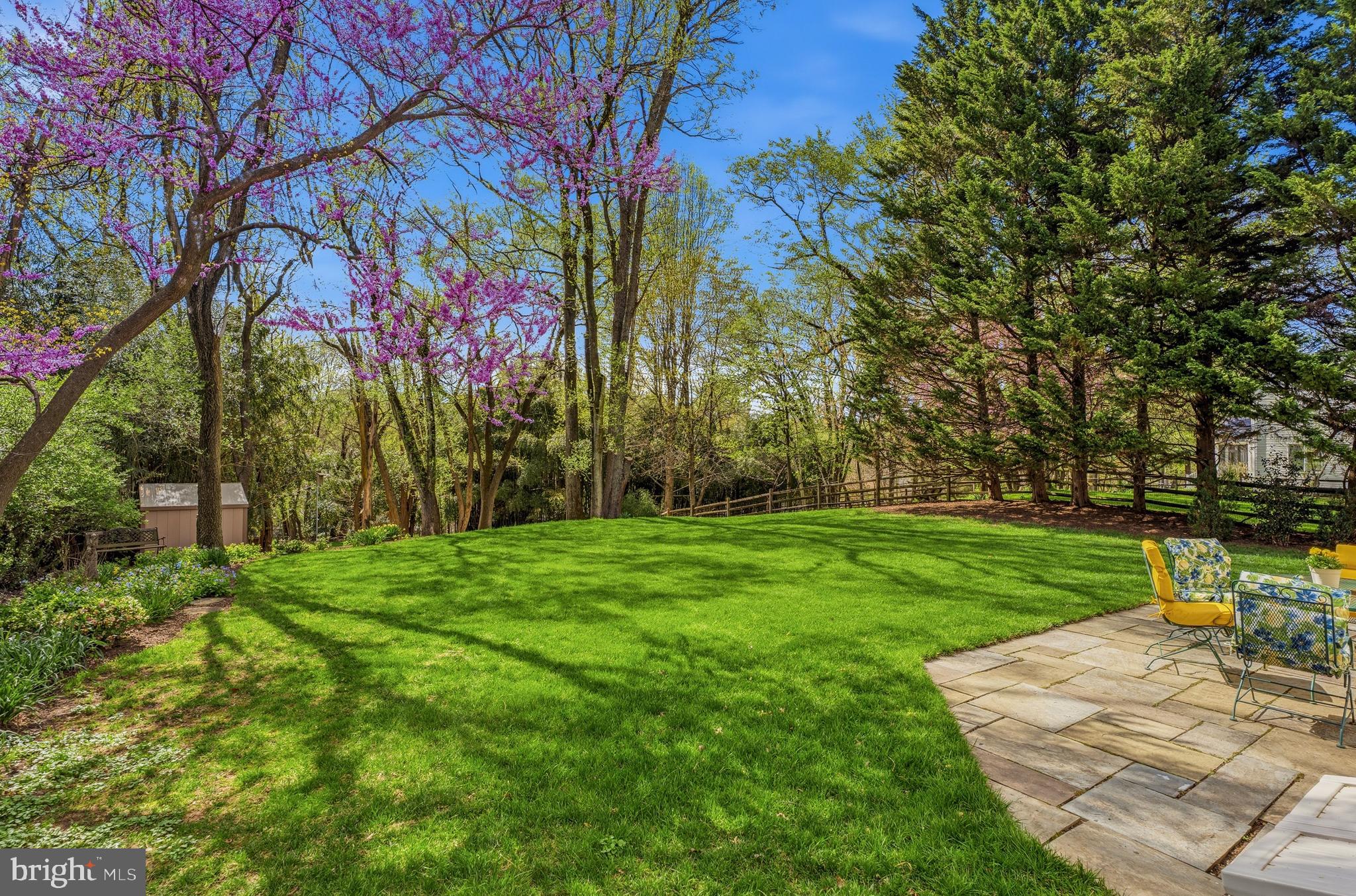 FONT HILL MANOR - Residential