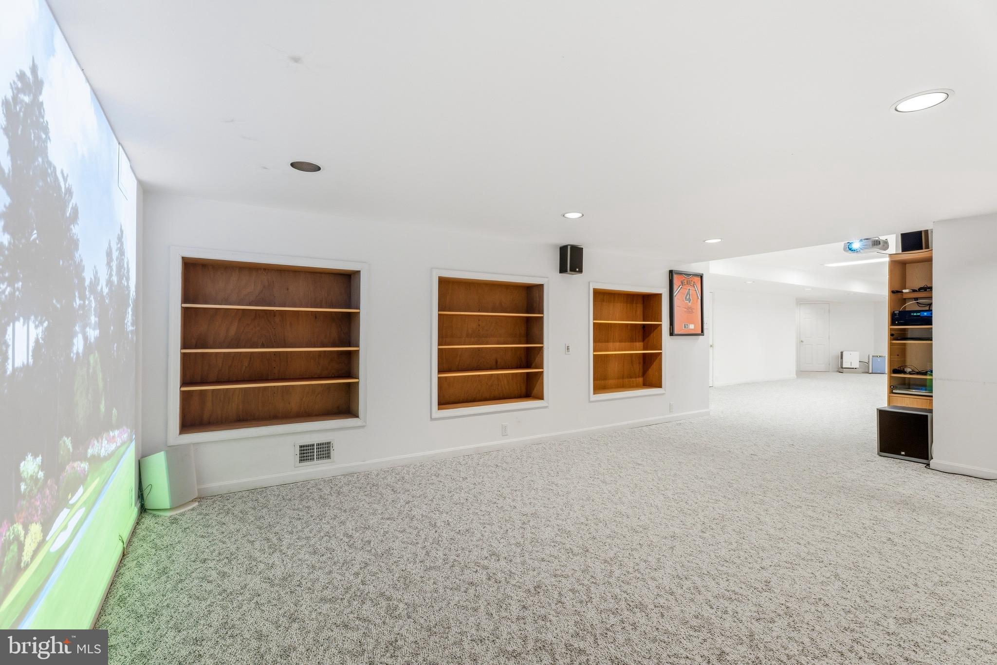 FONT HILL MANOR - Residential