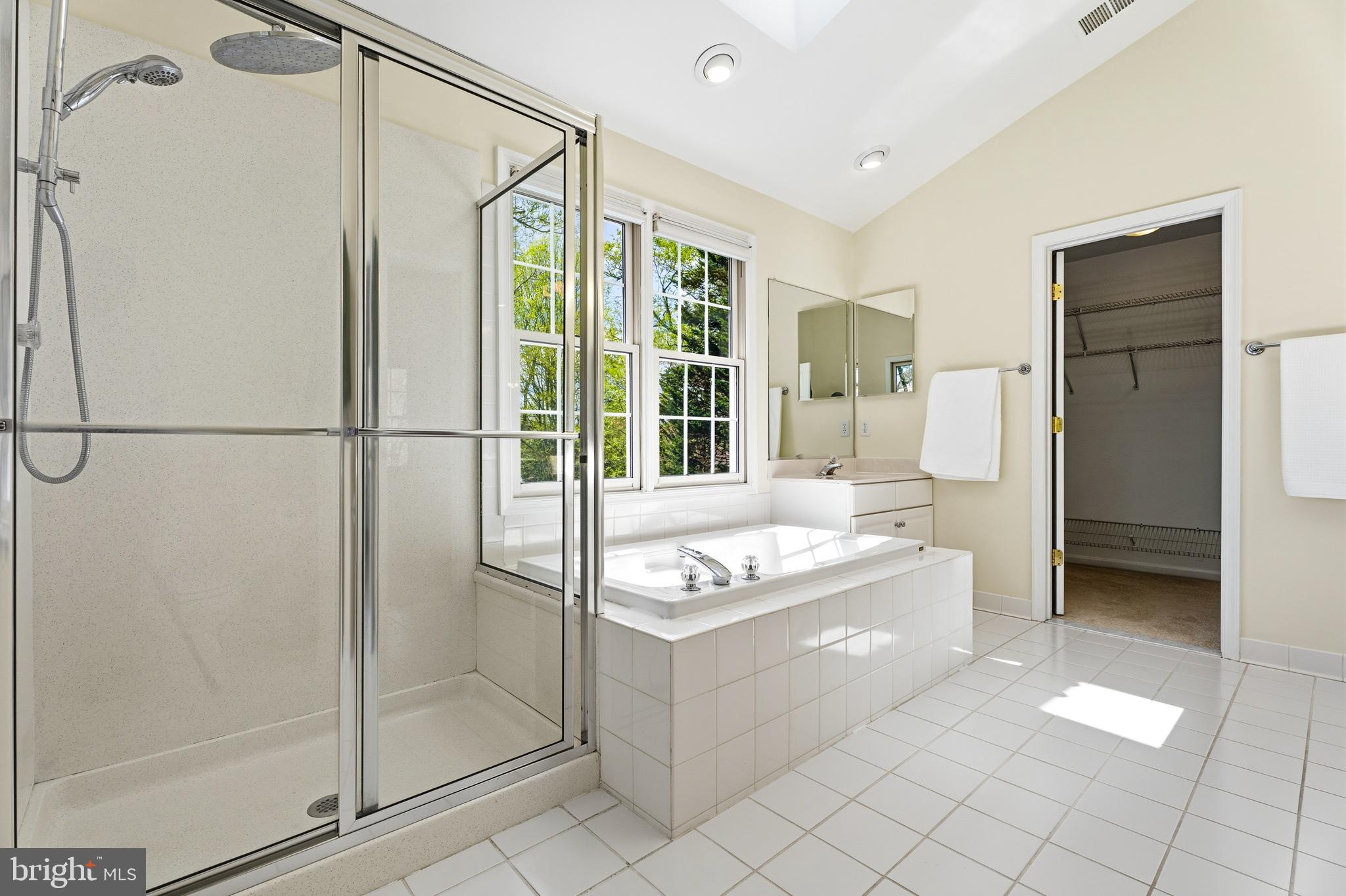 FONT HILL MANOR - Residential