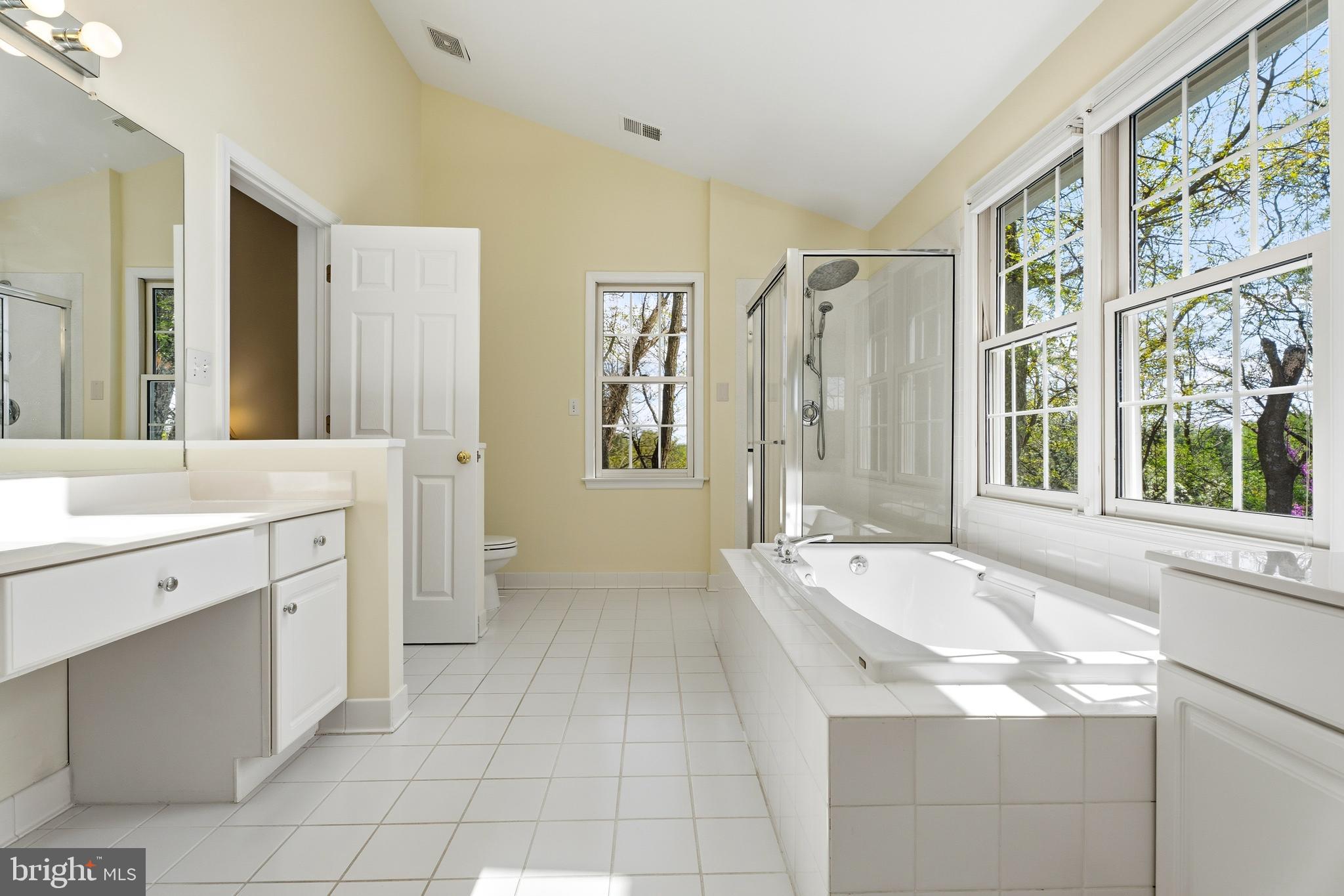 FONT HILL MANOR - Residential