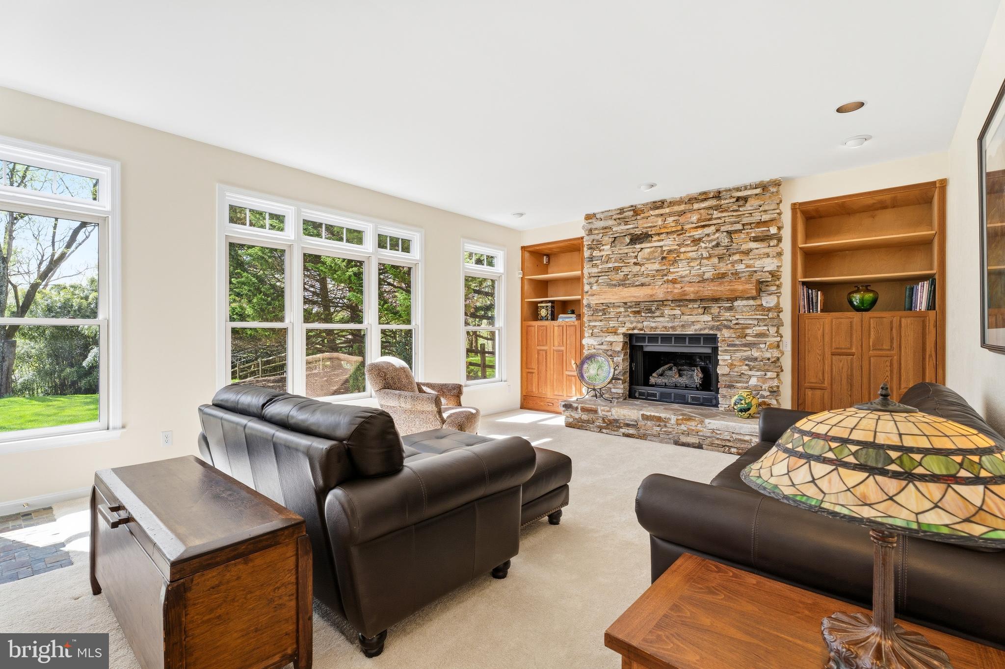 FONT HILL MANOR - Residential