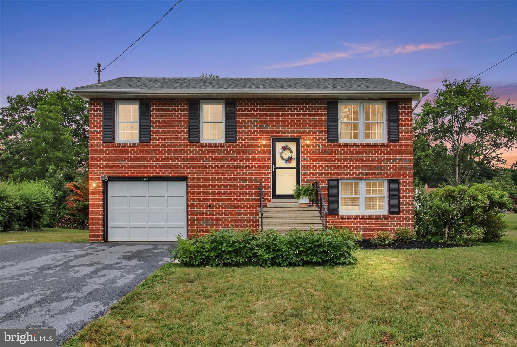 WOODCREST - Residential