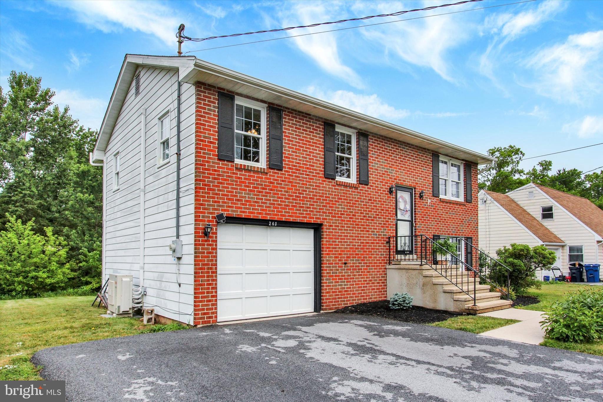 WOODCREST - Residential