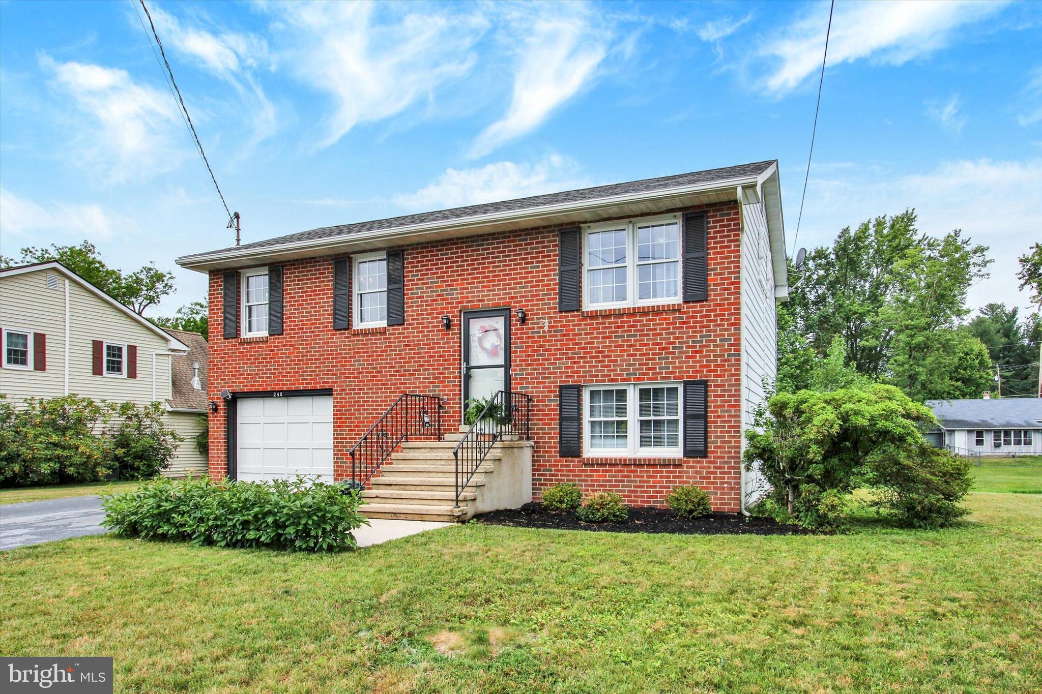 WOODCREST - Residential