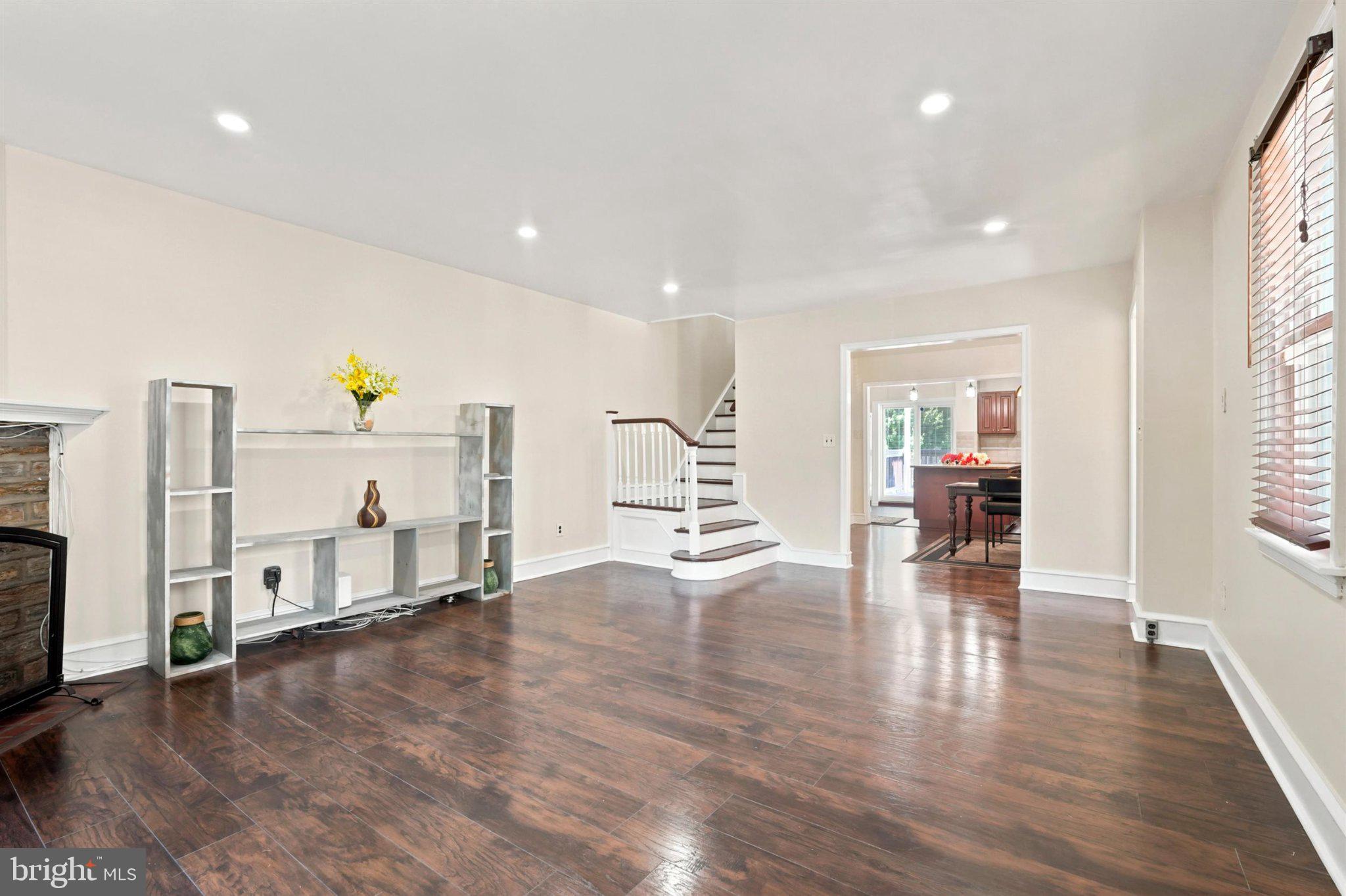 MAYFAIR (WEST) - Residential