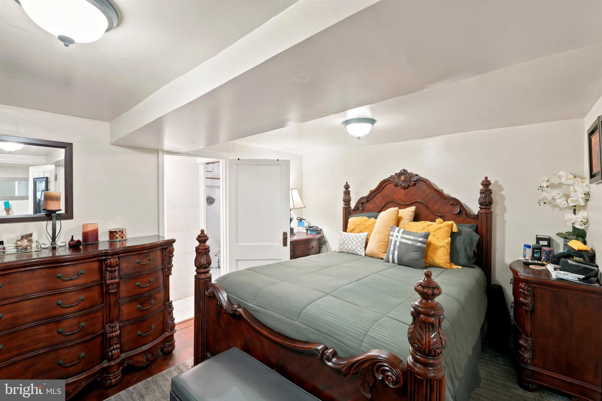 MAYFAIR (WEST) - Residential
