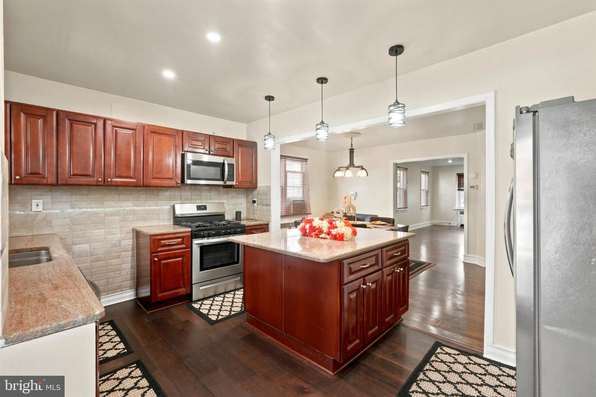 MAYFAIR (WEST) - Residential