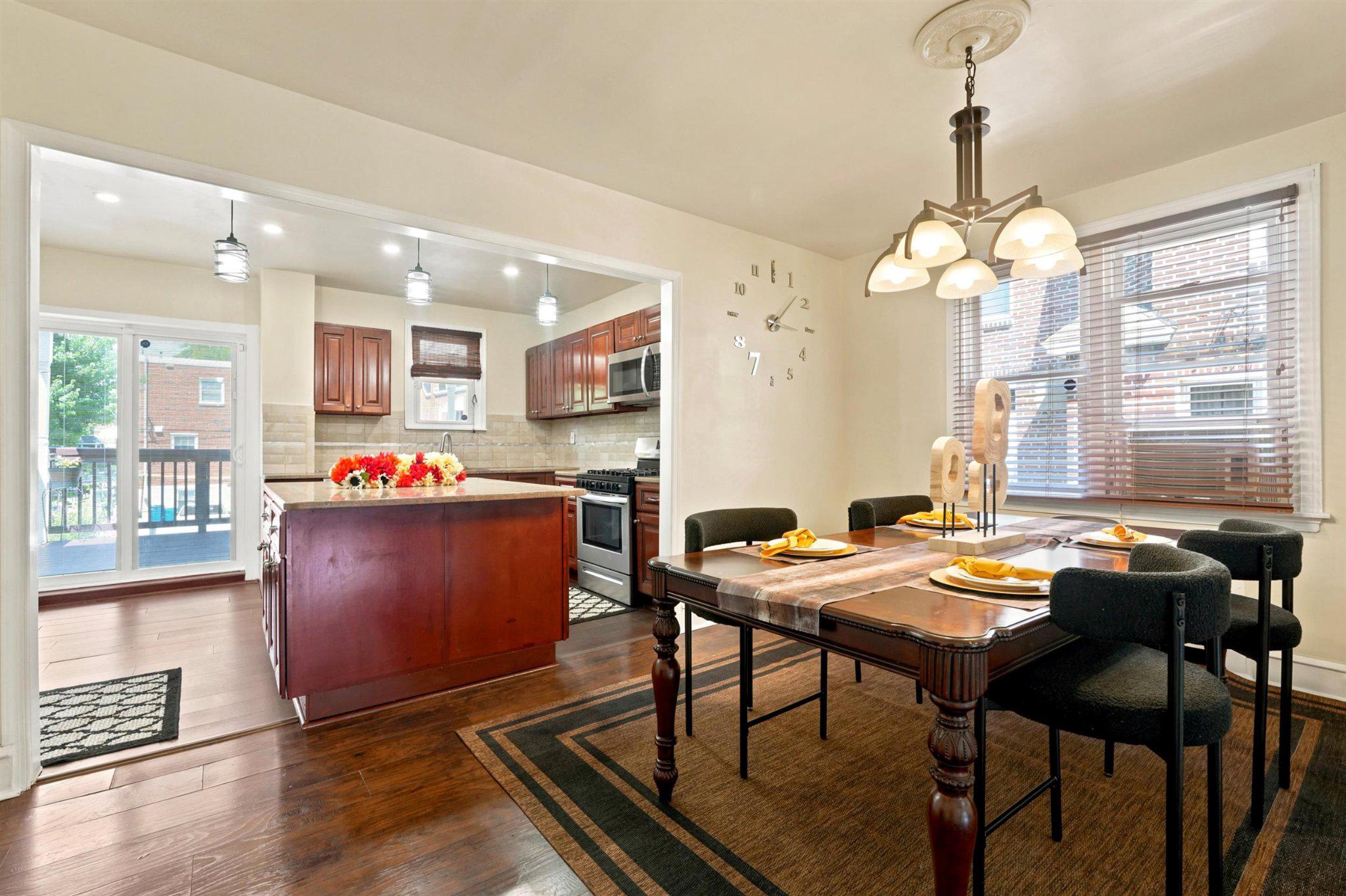 MAYFAIR (WEST) - Residential