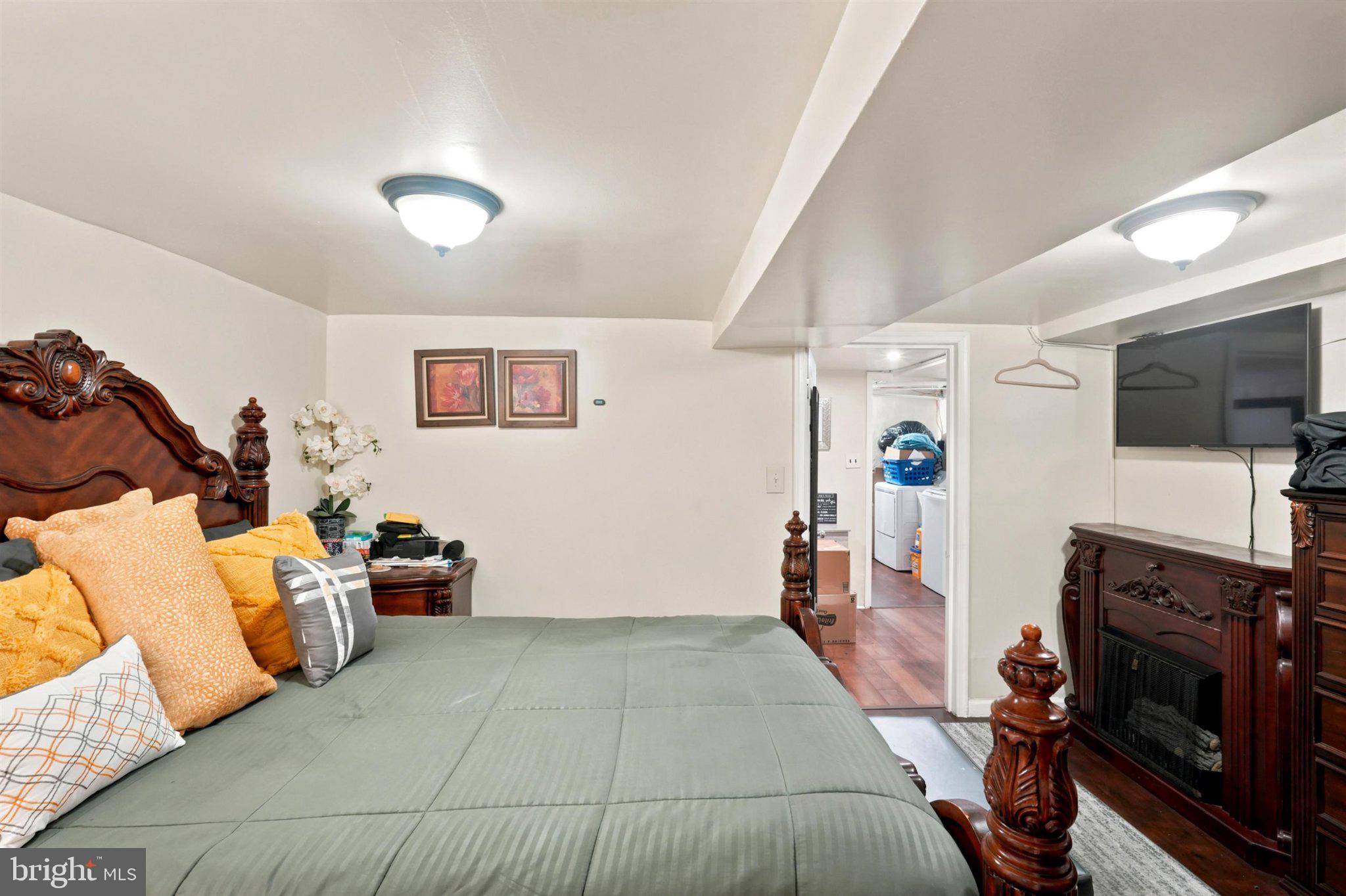 MAYFAIR (WEST) - Residential