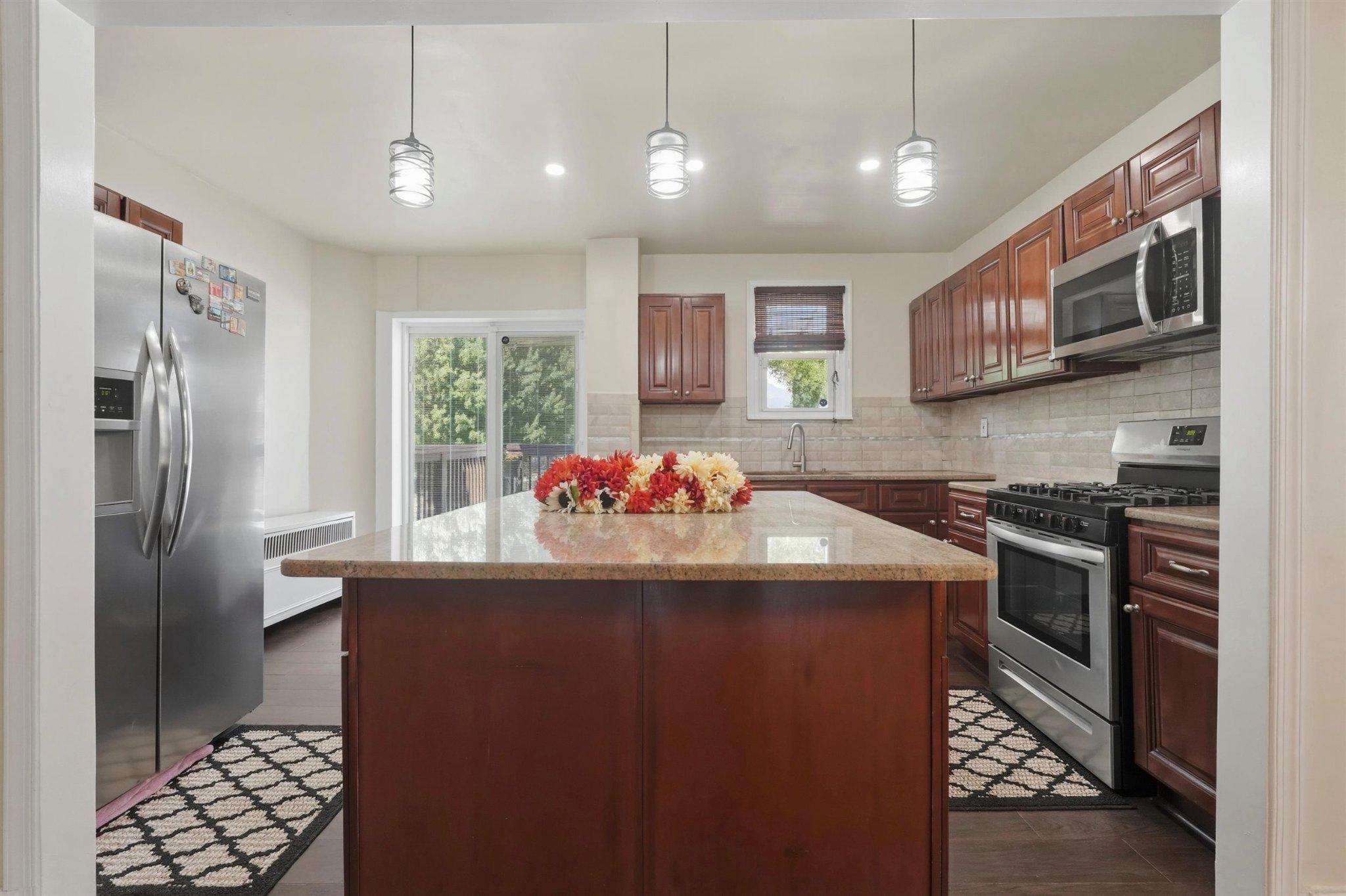 MAYFAIR (WEST) - Residential