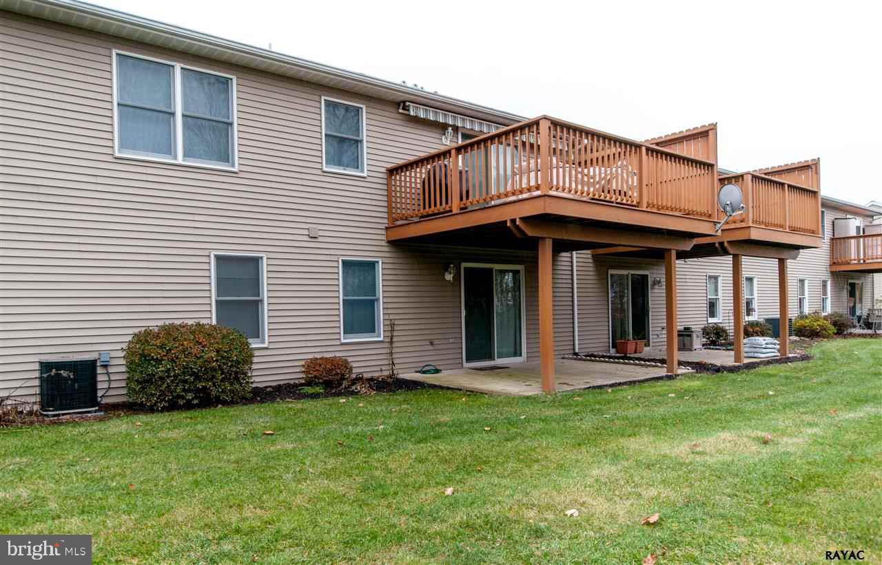 WHITE OAK MANOR - Residential