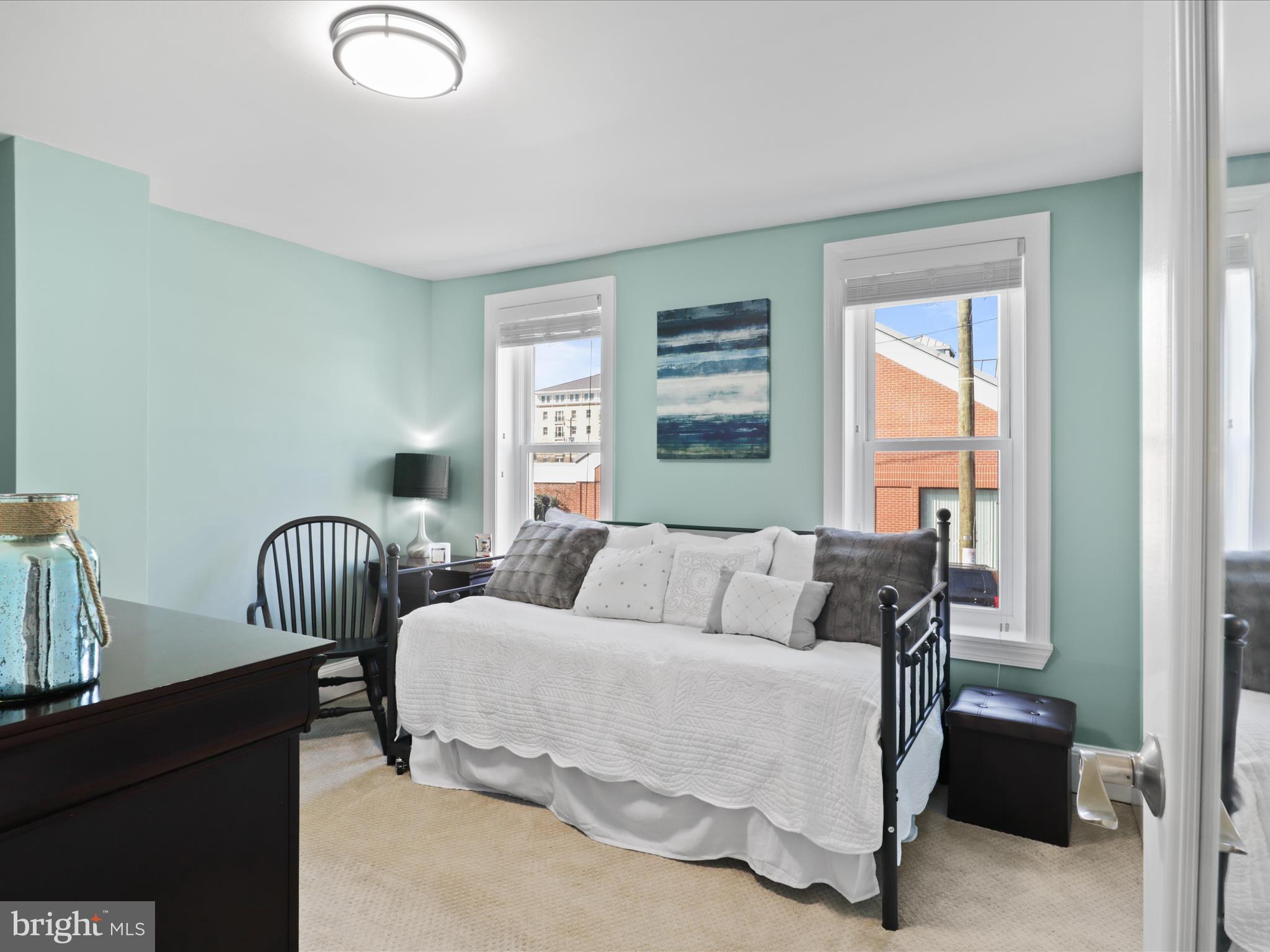 OLD TOWN ALEXANDRIA - Residential