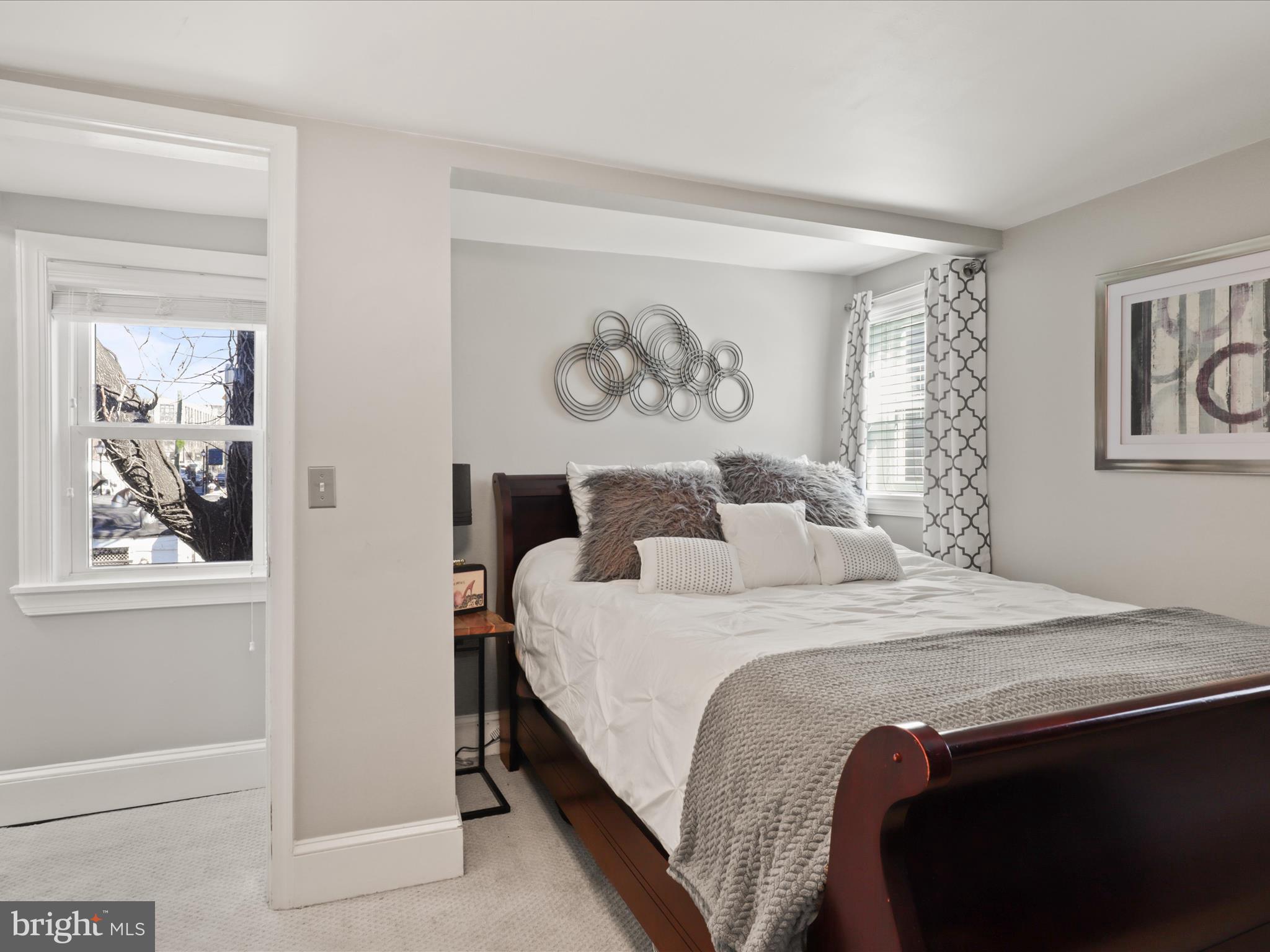 OLD TOWN ALEXANDRIA - Residential