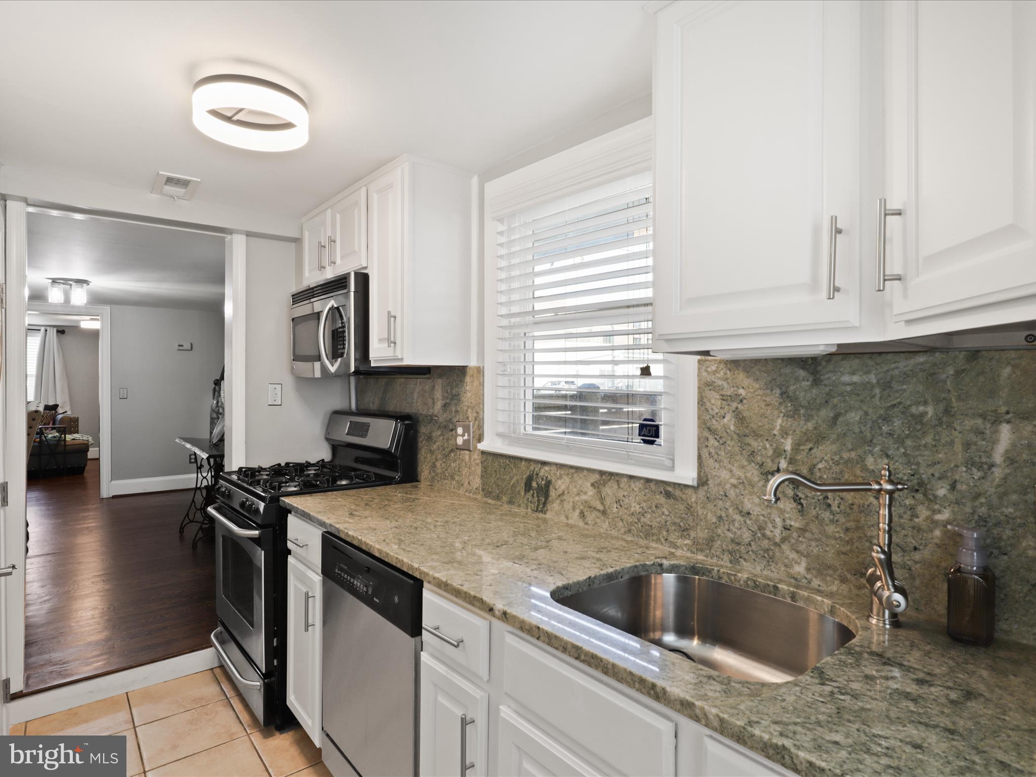 OLD TOWN ALEXANDRIA - Residential