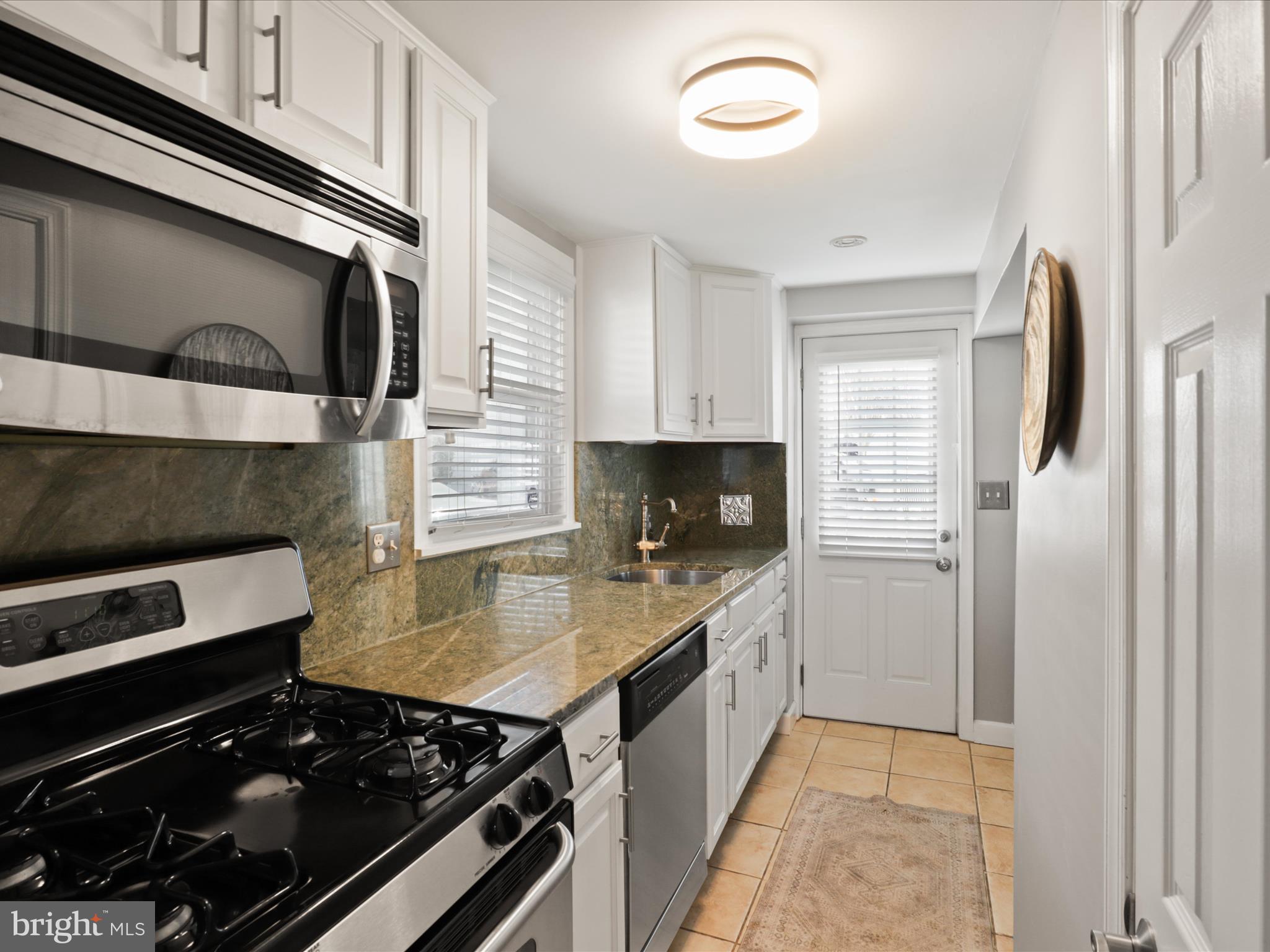 OLD TOWN ALEXANDRIA - Residential
