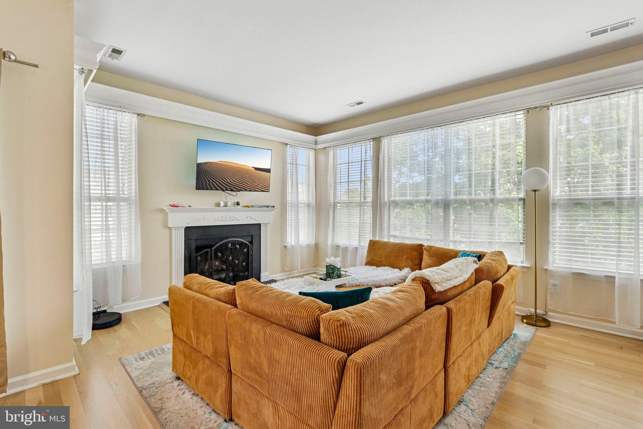 CORNERSTONE - Residential