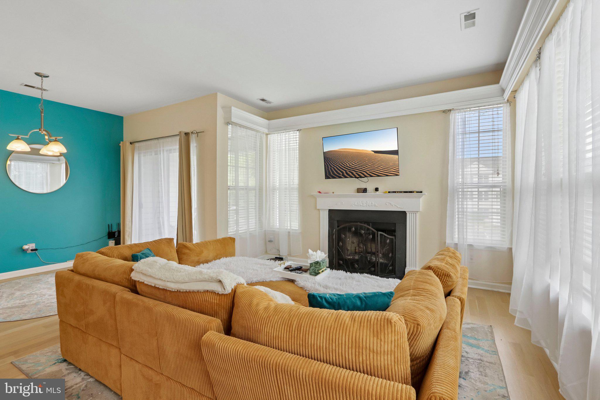 CORNERSTONE - Residential