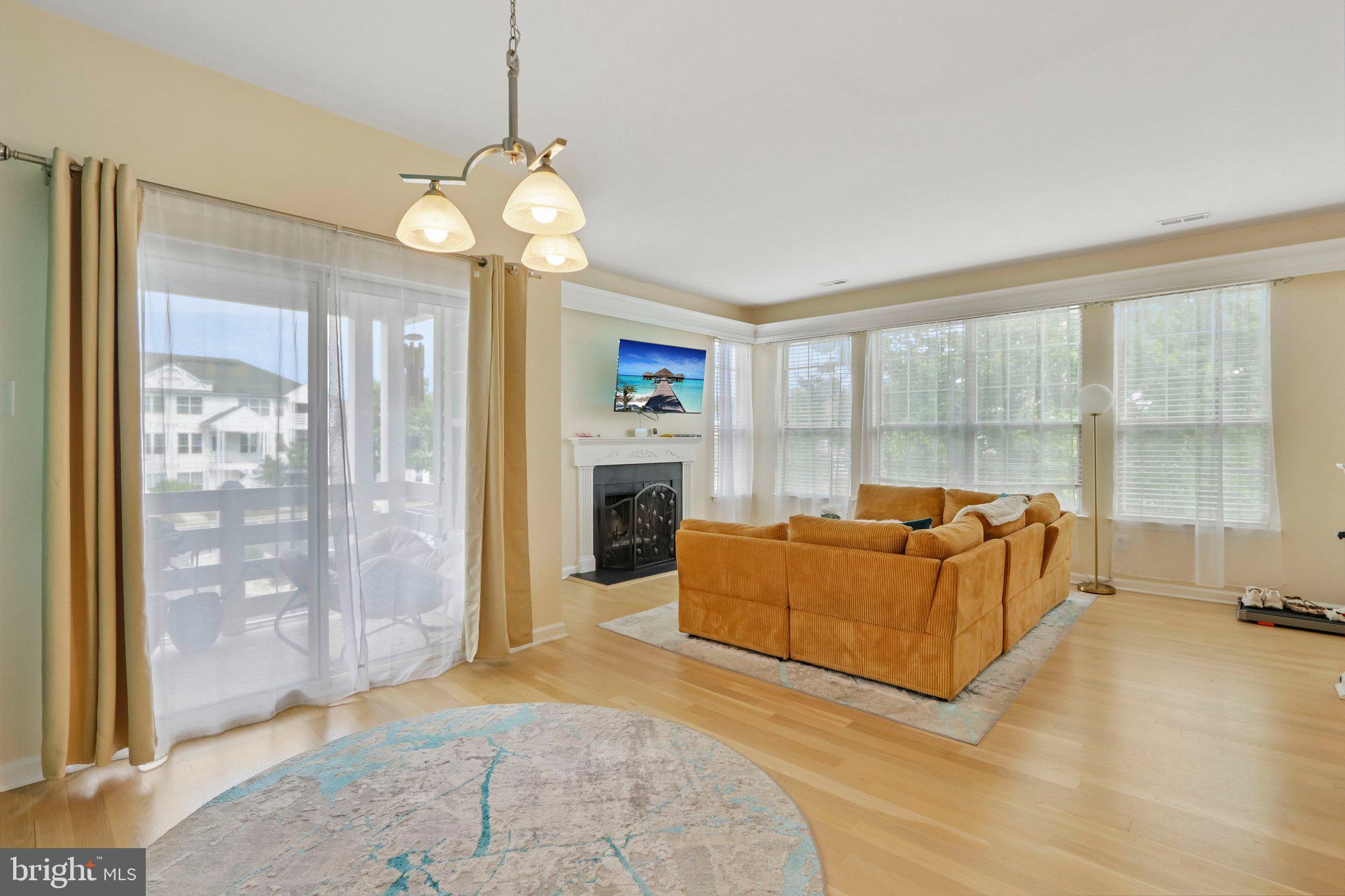 CORNERSTONE - Residential