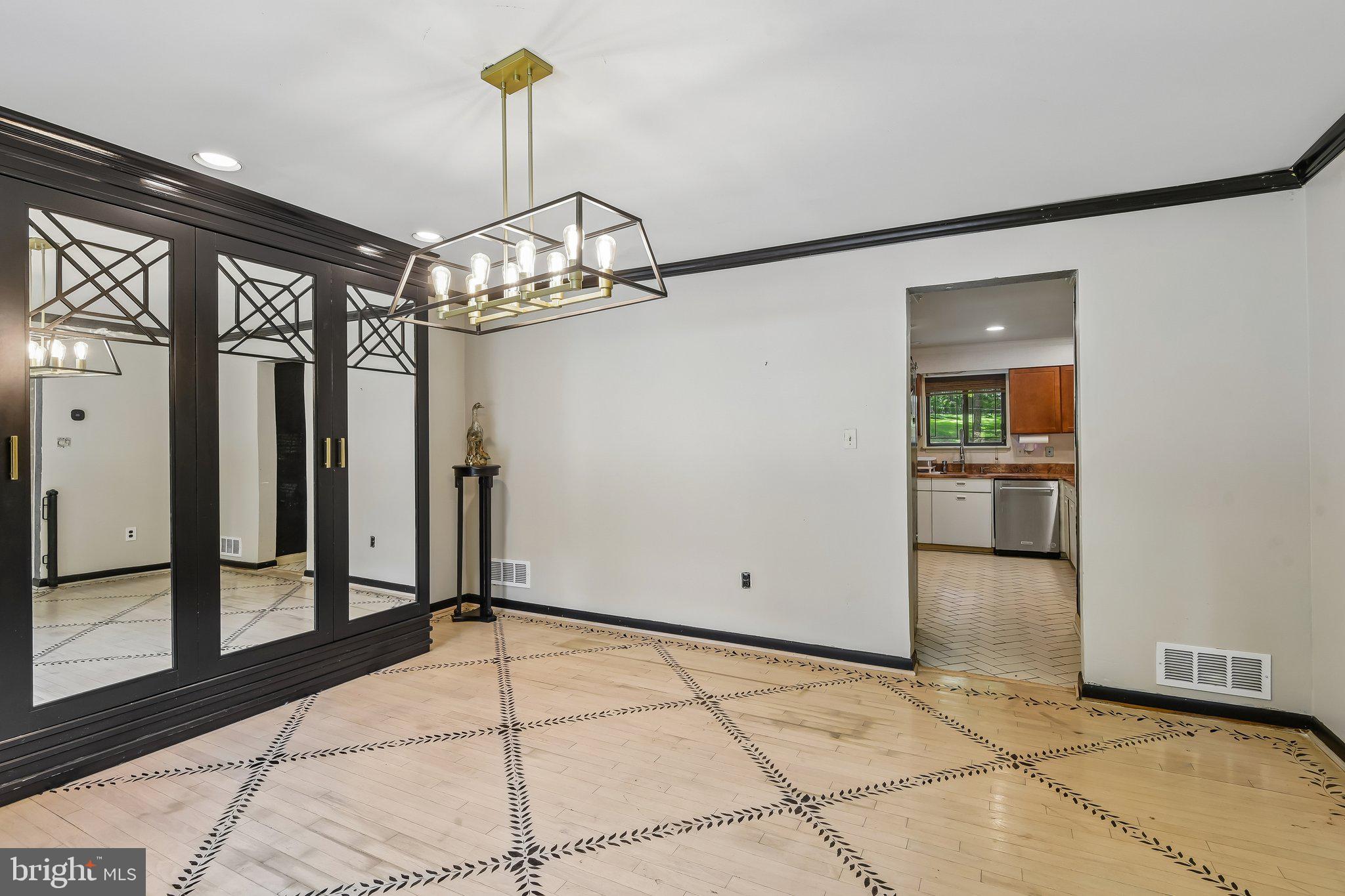 VALLEY HEIGHTS - Residential