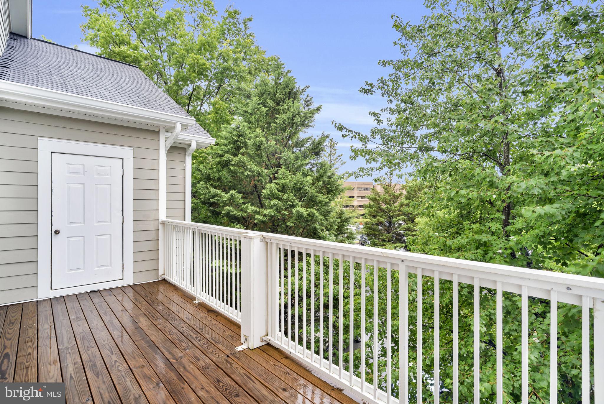 EDGEWATER AT TOWN CENTER - Residential