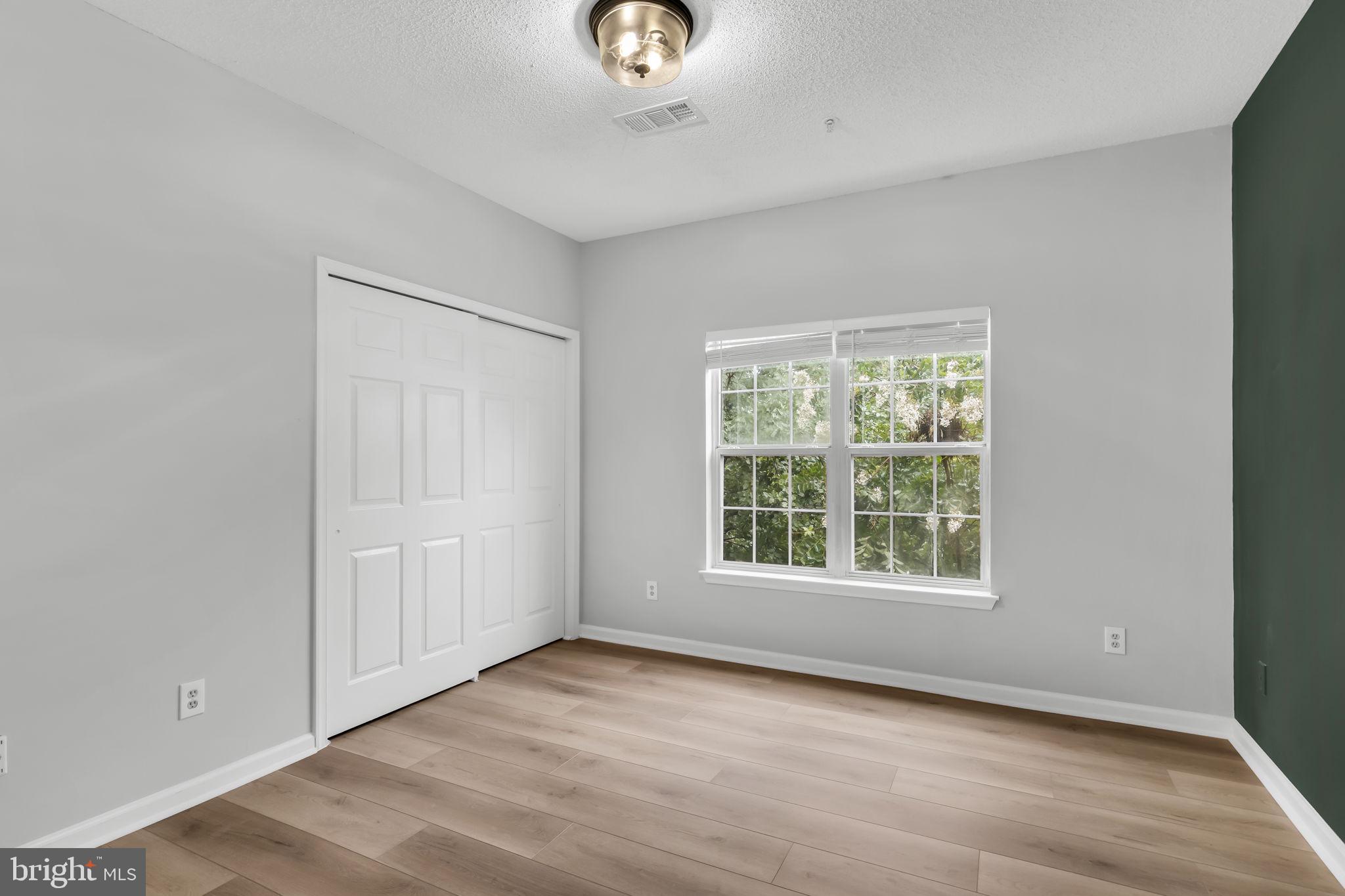 EDGEWATER AT TOWN CENTER - Residential