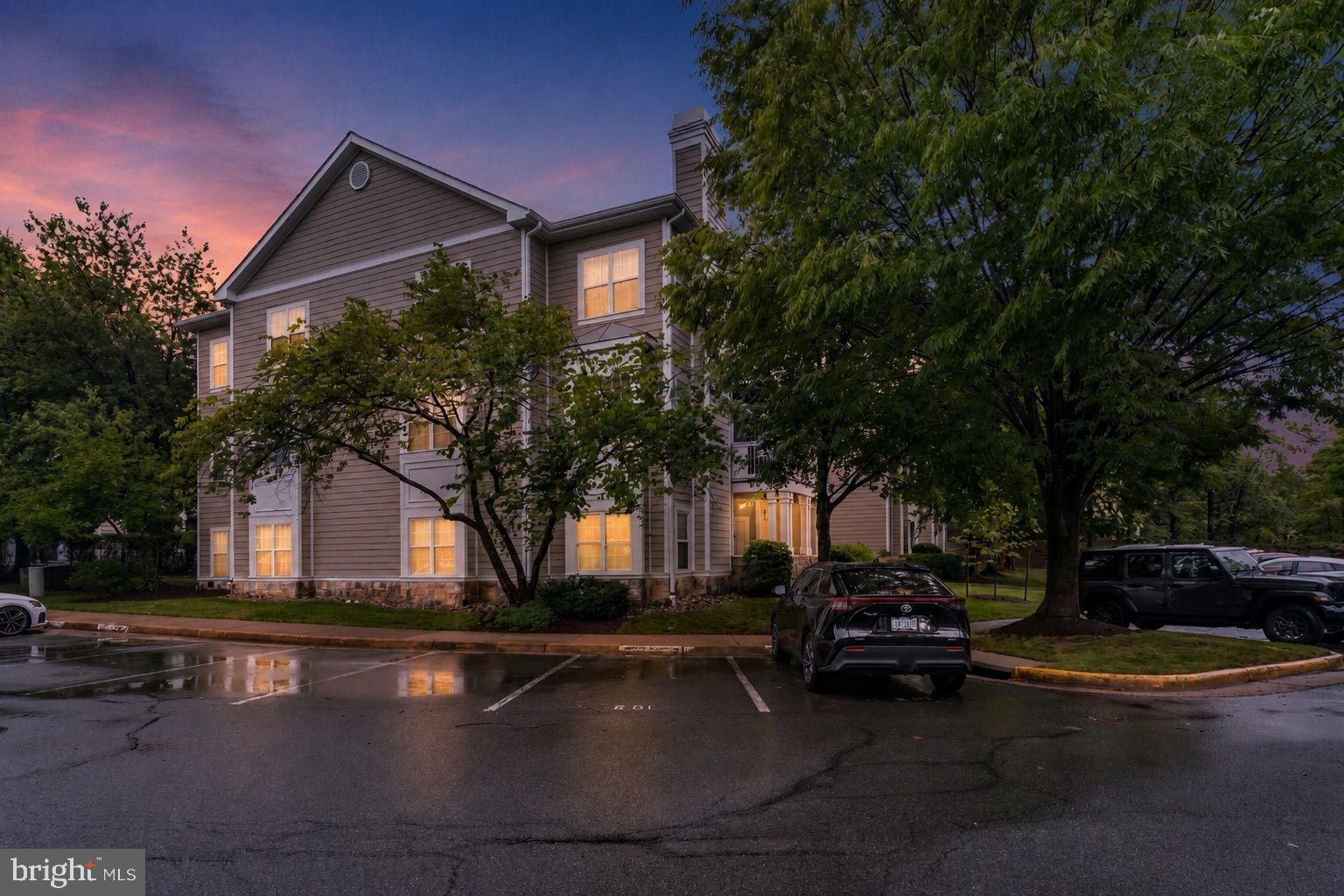 EDGEWATER AT TOWN CENTER - Residential