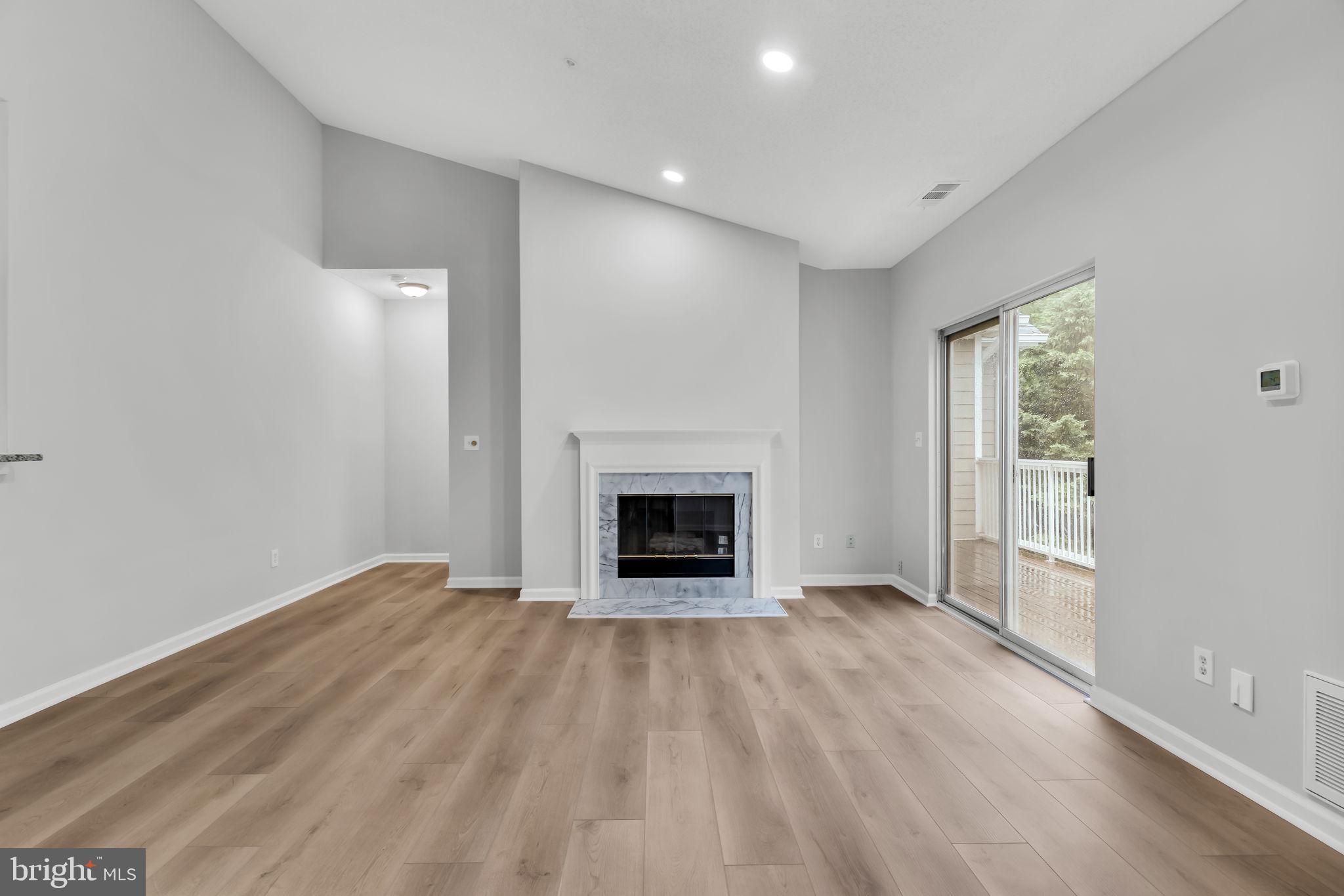 EDGEWATER AT TOWN CENTER - Residential