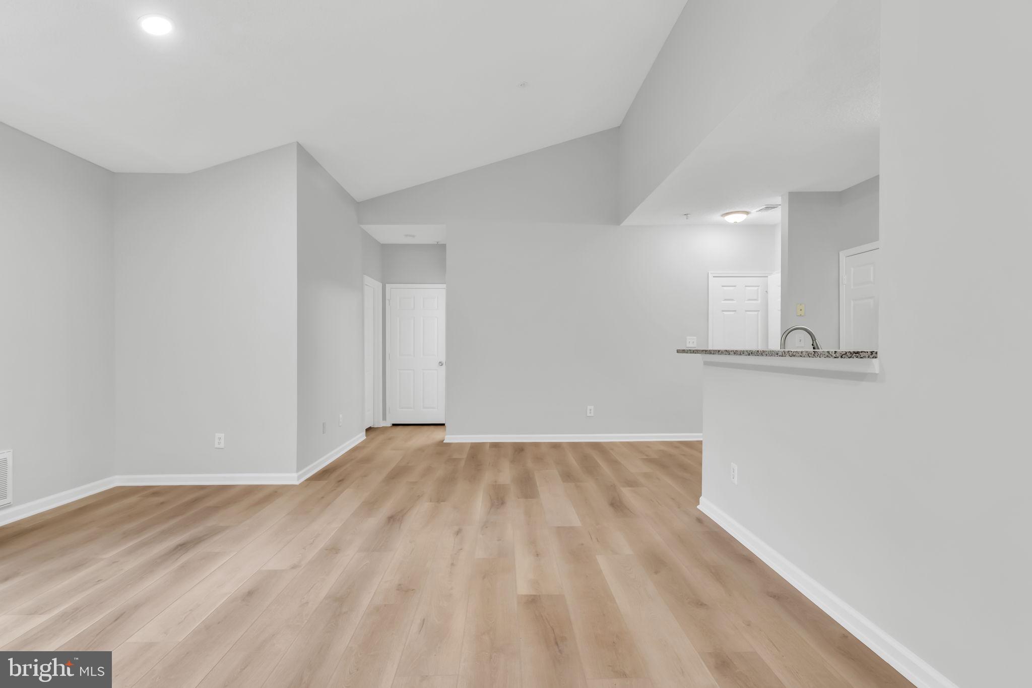 EDGEWATER AT TOWN CENTER - Residential