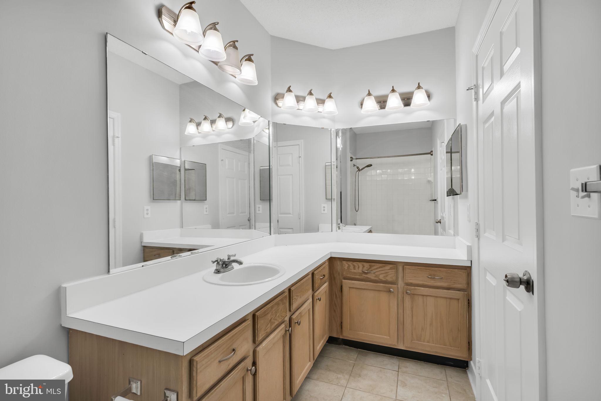 EDGEWATER AT TOWN CENTER - Residential