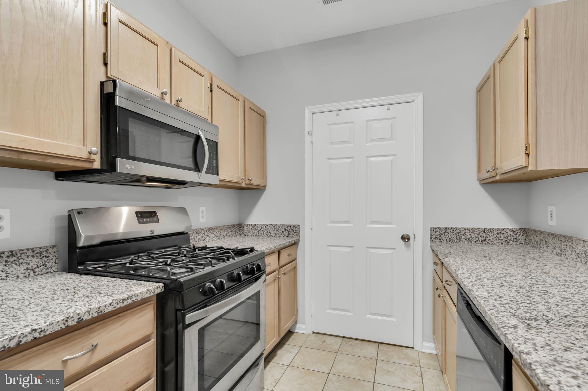 EDGEWATER AT TOWN CENTER - Residential