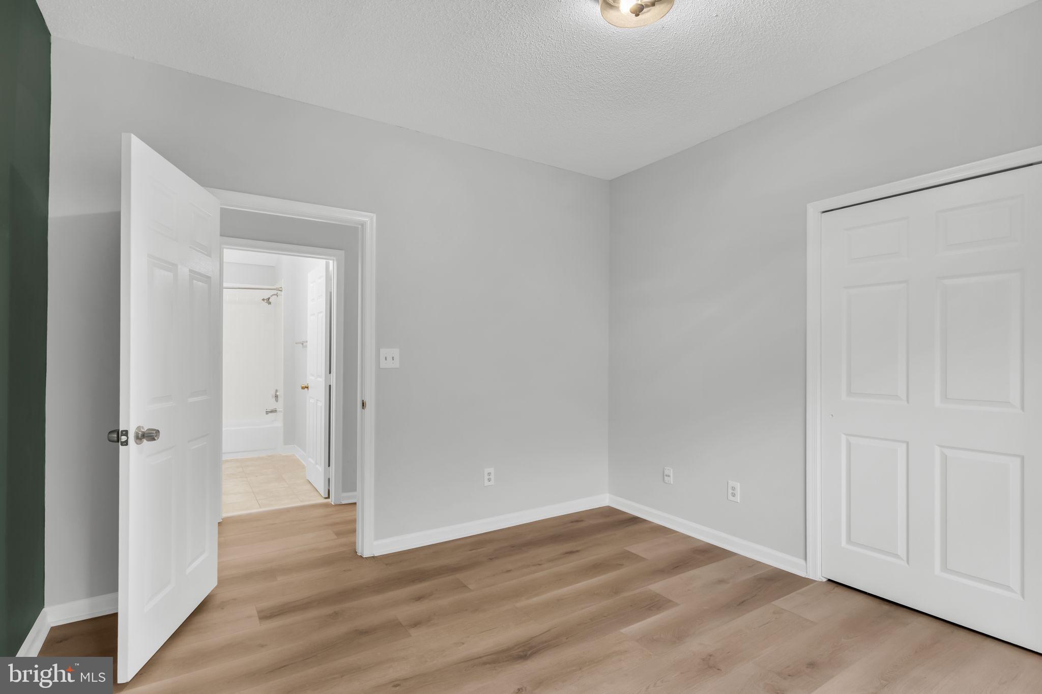 EDGEWATER AT TOWN CENTER - Residential