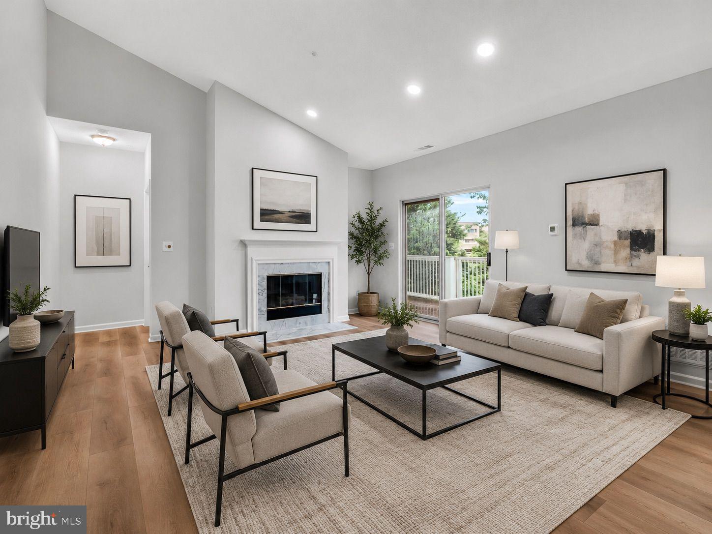 EDGEWATER AT TOWN CENTER - Residential