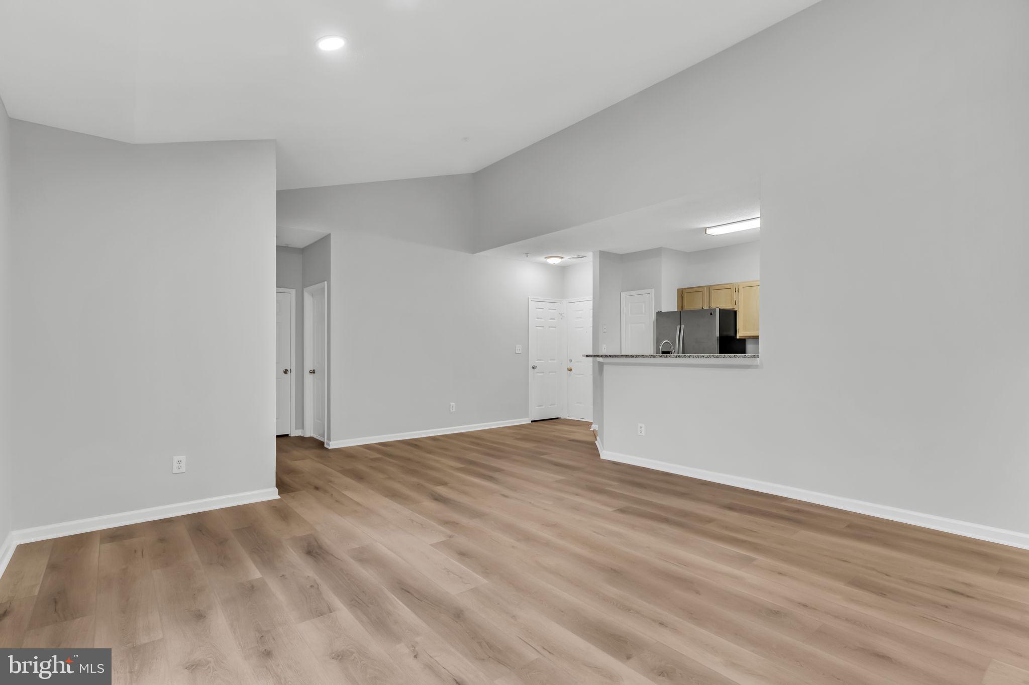 EDGEWATER AT TOWN CENTER - Residential