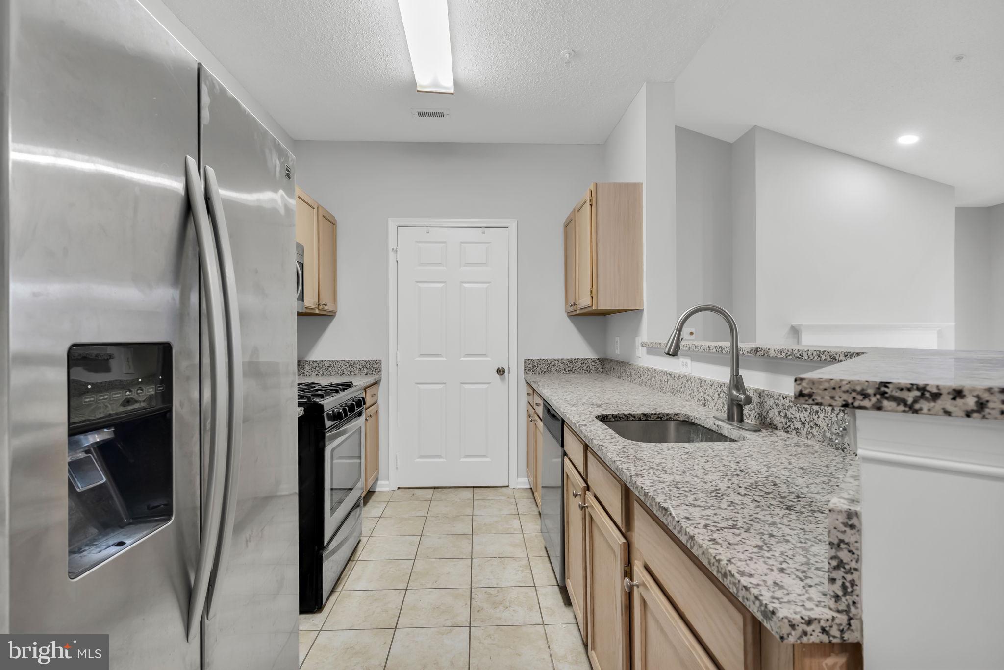 EDGEWATER AT TOWN CENTER - Residential