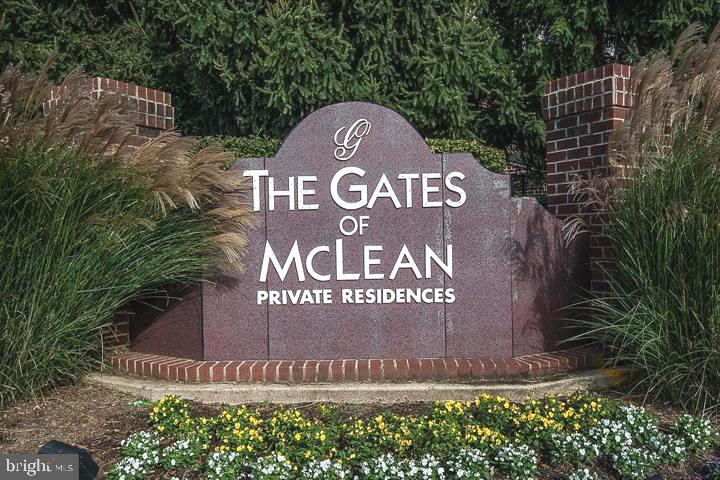 GATES OF MCLEAN - Residential