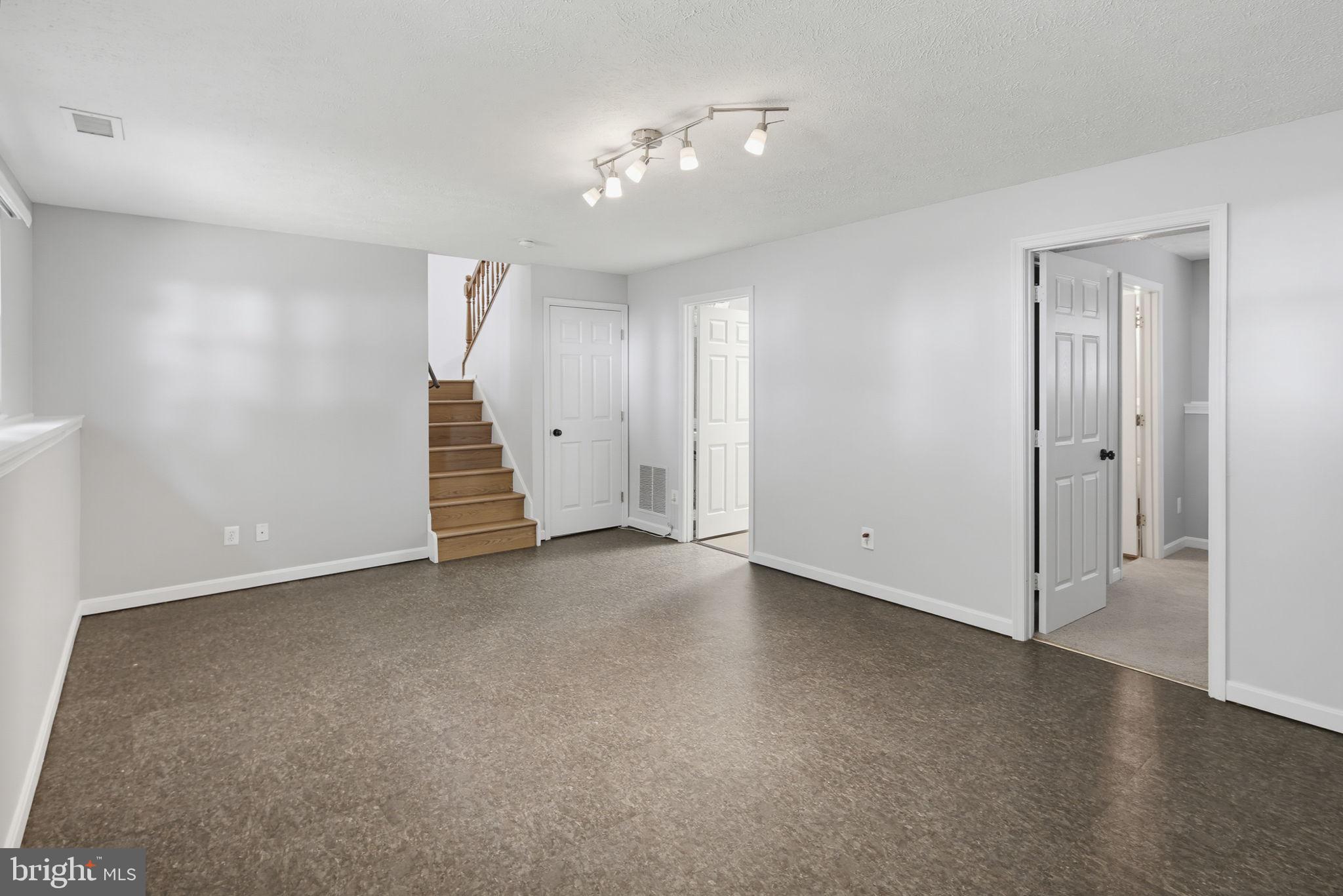 HARMANS WOODS - Residential