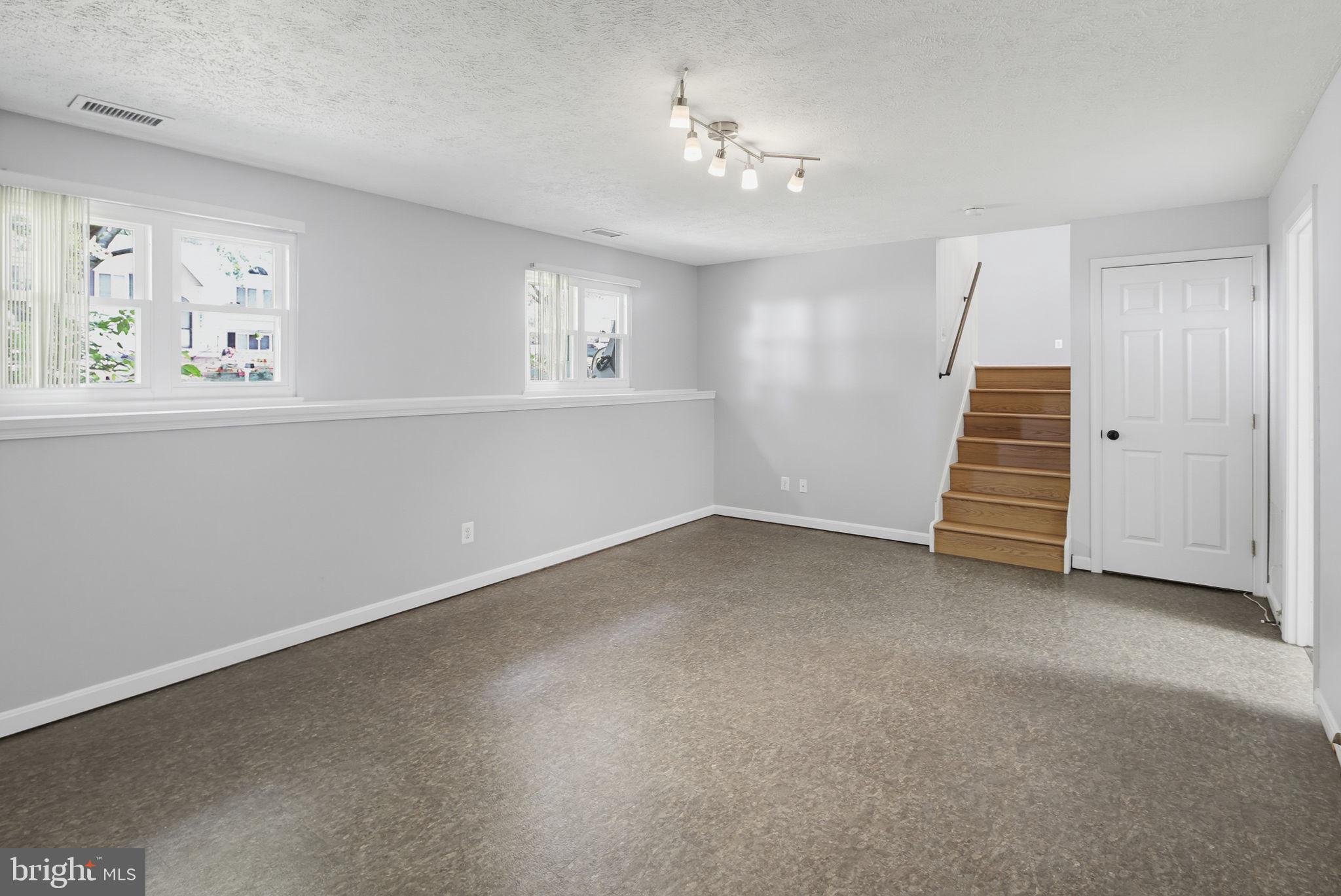 HARMANS WOODS - Residential