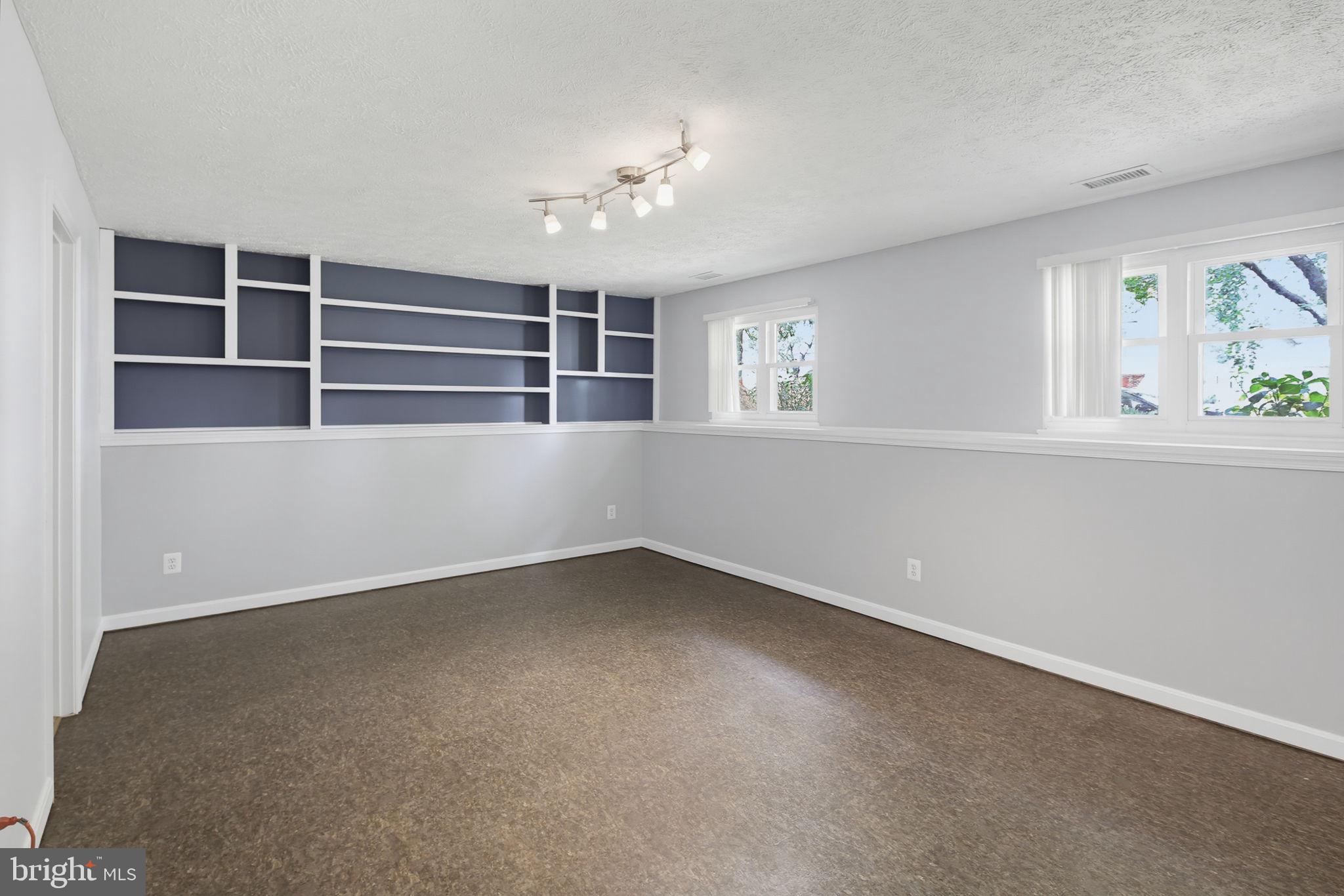 HARMANS WOODS - Residential