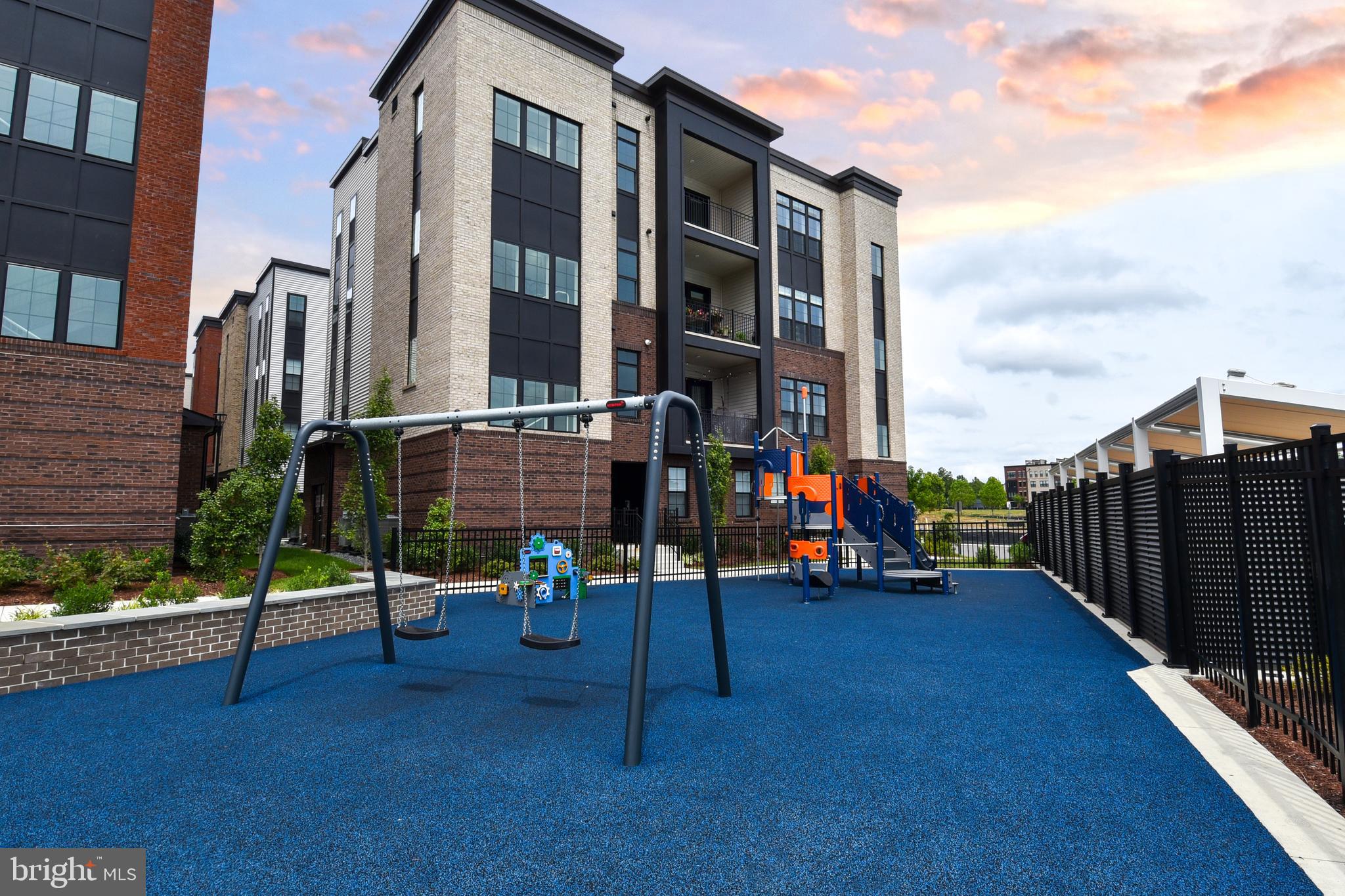 METRO WALK AT MOOREFIELD STATION - Residential