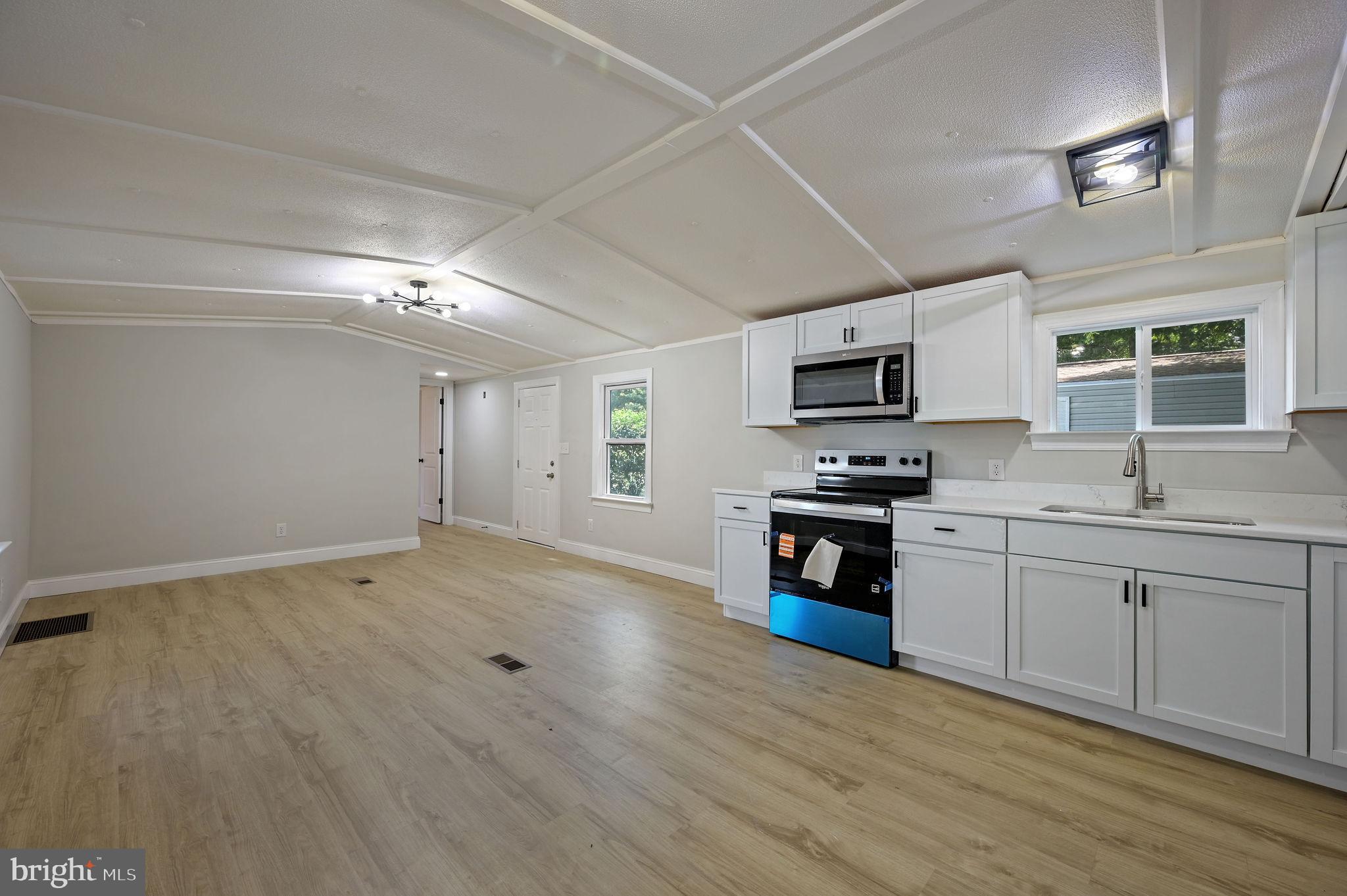 PINEWOOD ACRE - Residential