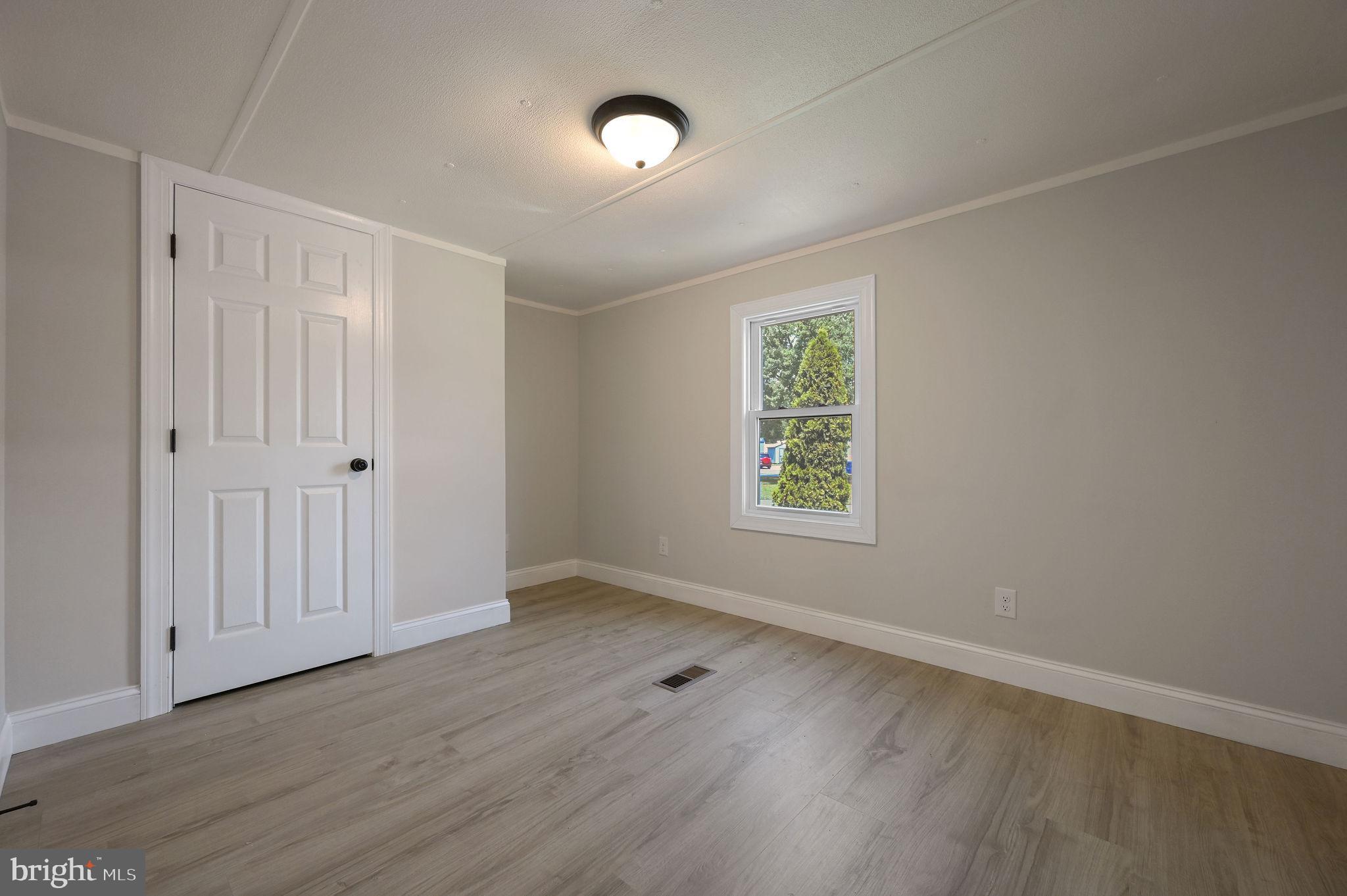 PINEWOOD ACRE - Residential