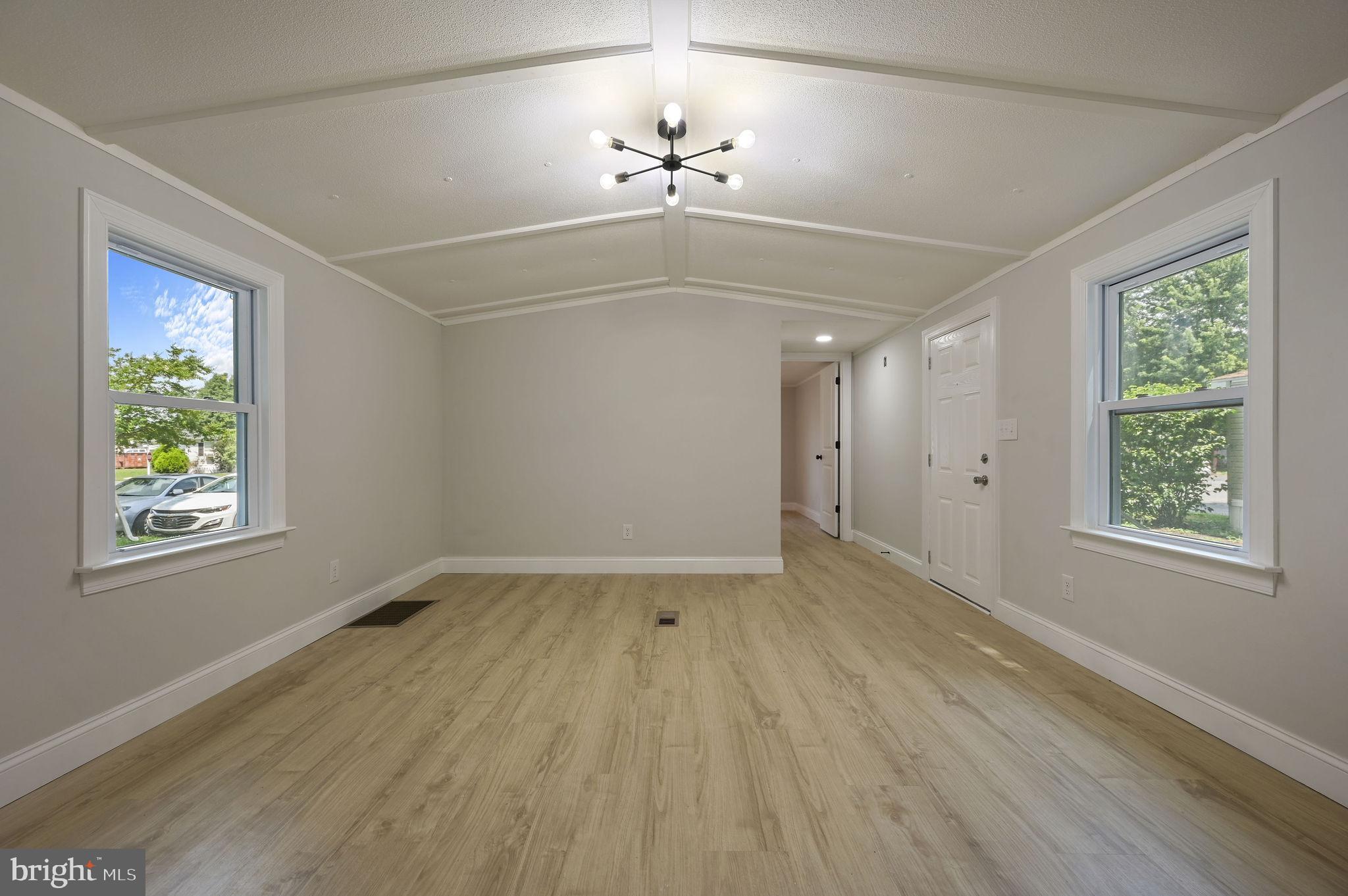 PINEWOOD ACRE - Residential