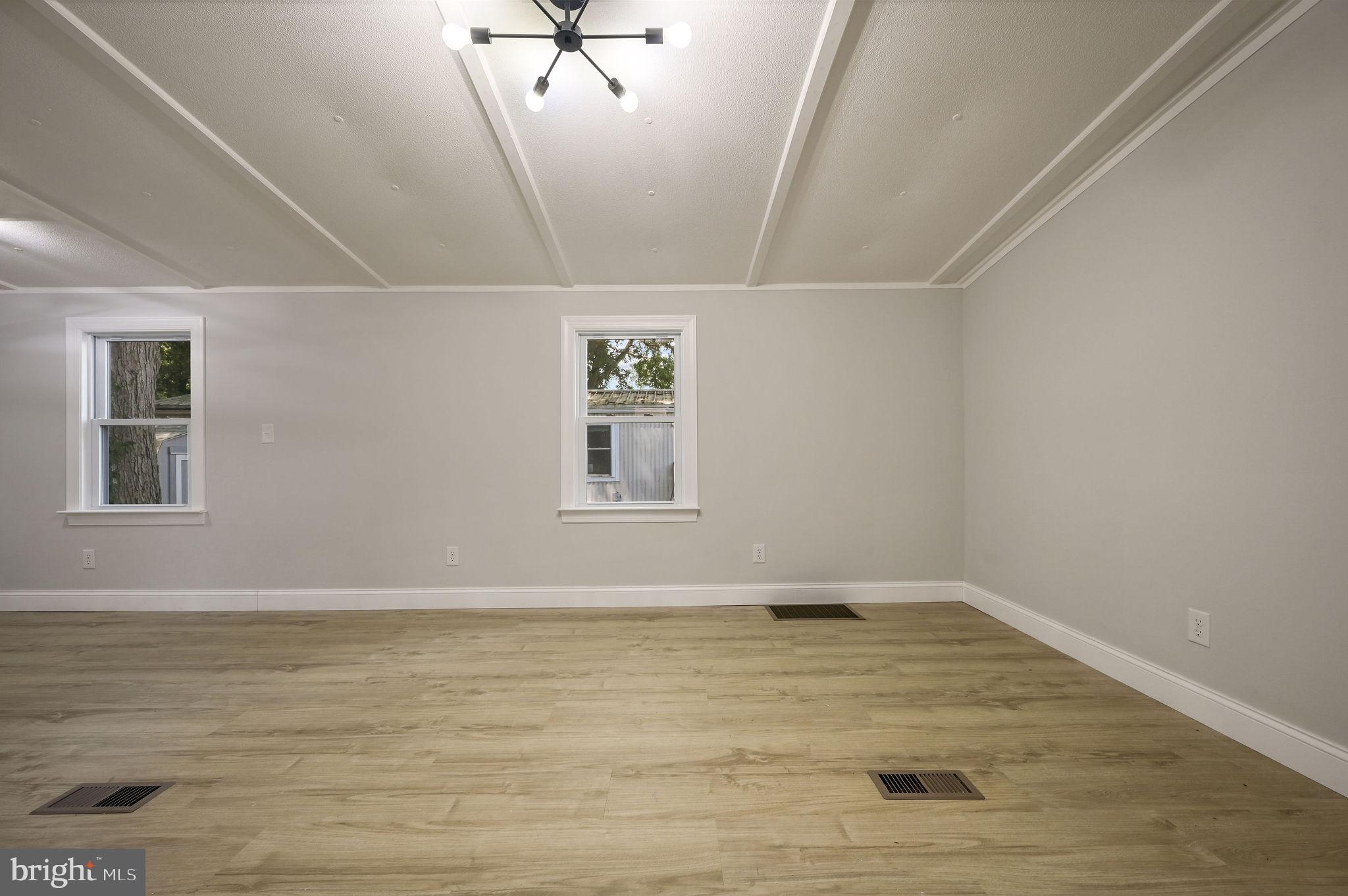 PINEWOOD ACRE - Residential